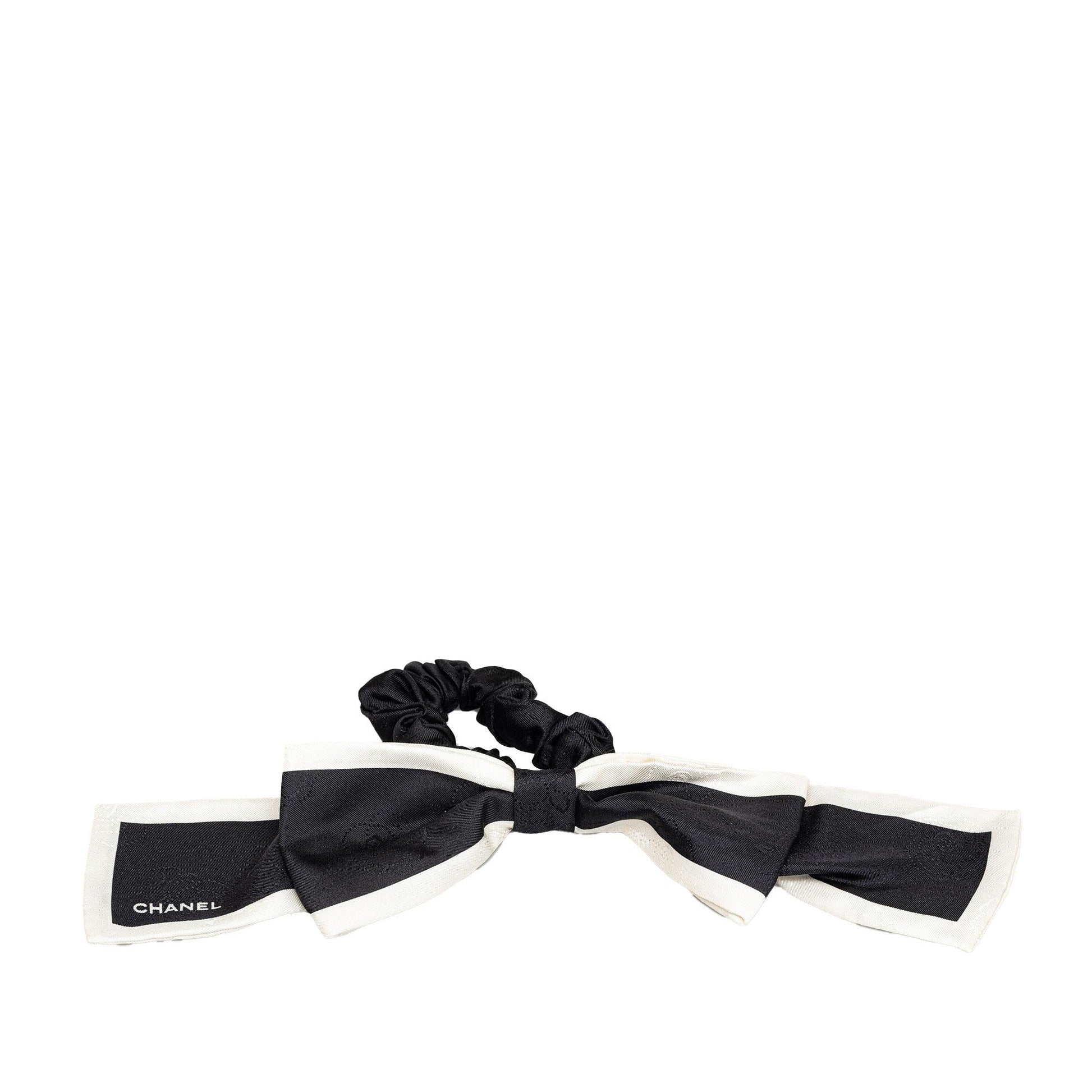 Chanel Silk CC Bow Scrunchie (SHG-GXTRwZ) Handbag
