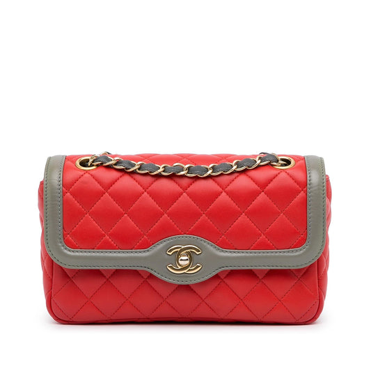 Chanel Two-Tone Day Flap (SHG-hVVcNB) Shoulder Bag