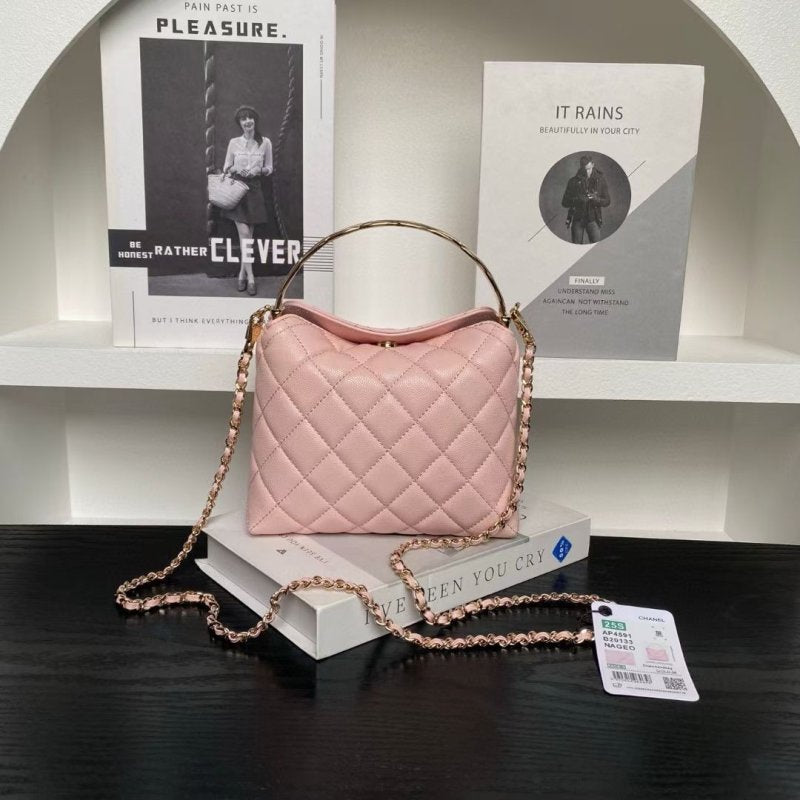 Chanel Coco crush Handle Bag BG0525100