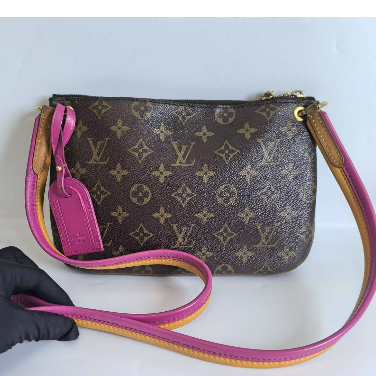 LOUIS VUITTON Lorette Shoulder Bag