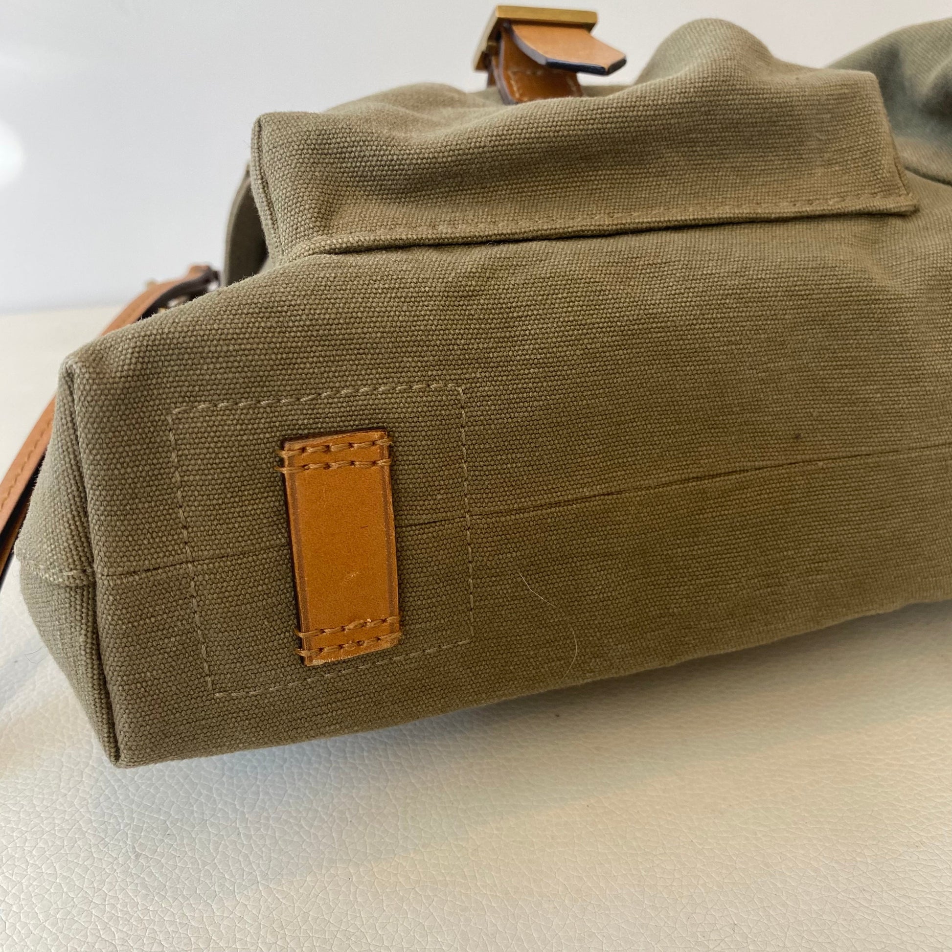 Gucci Leather Canvas Shoulder Bag Style 25