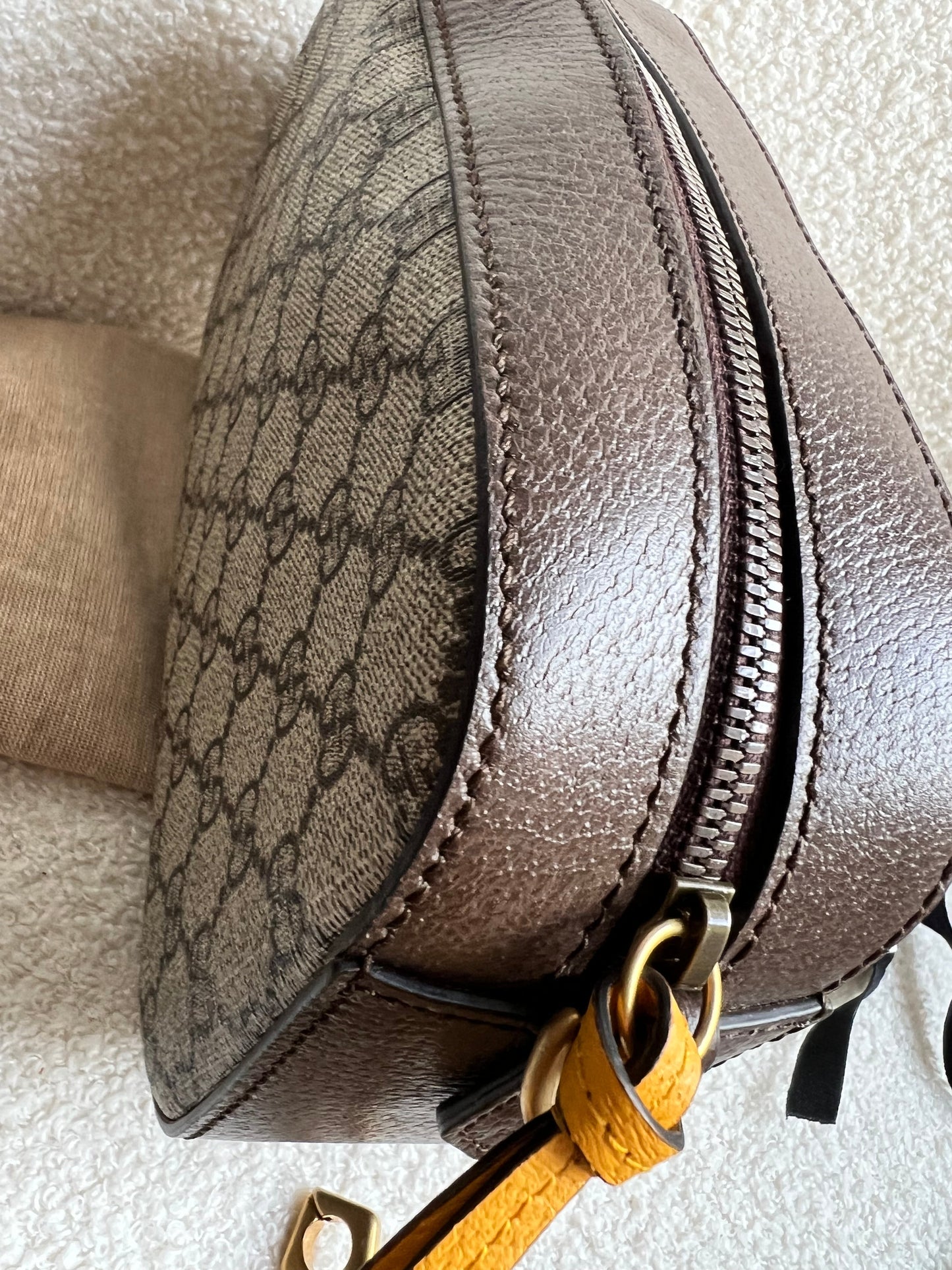 Gucci Neo  GG Supreme Messenger Bag (RRP £1310)