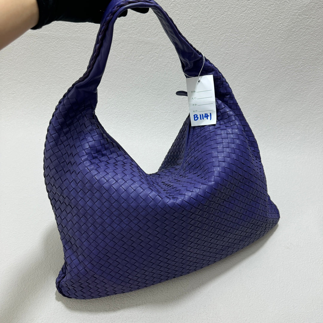 Bottega Veneta Hobo Bag Large Purple Leather 50cm