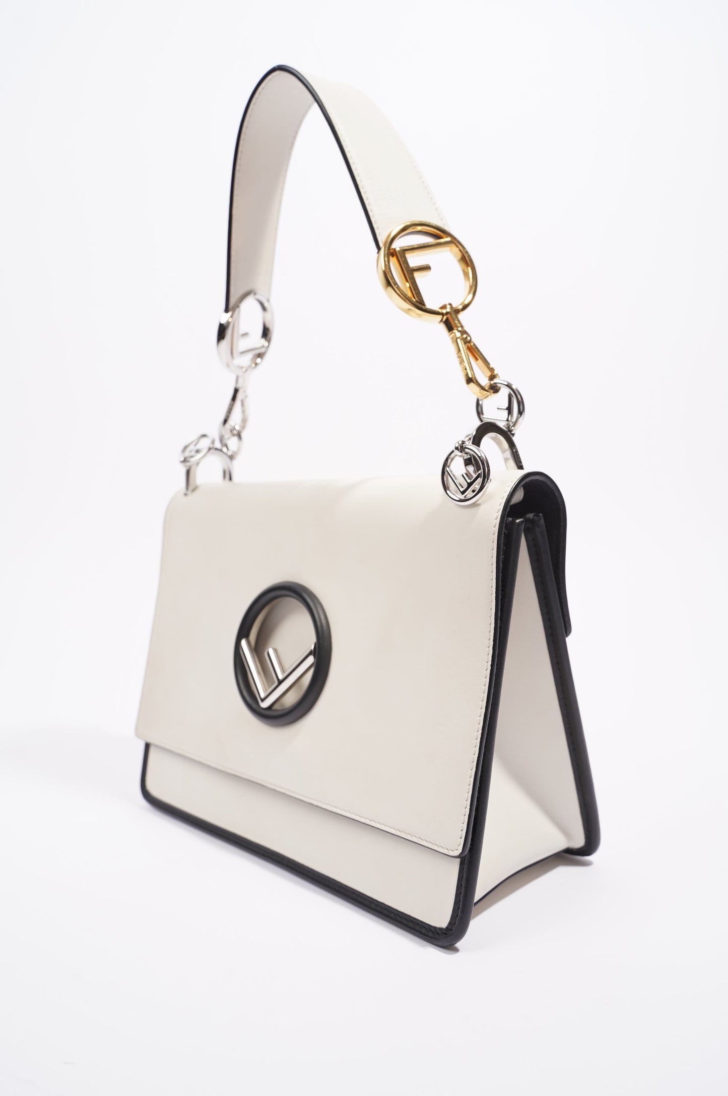 Fendi Womens Kan I F White / Black