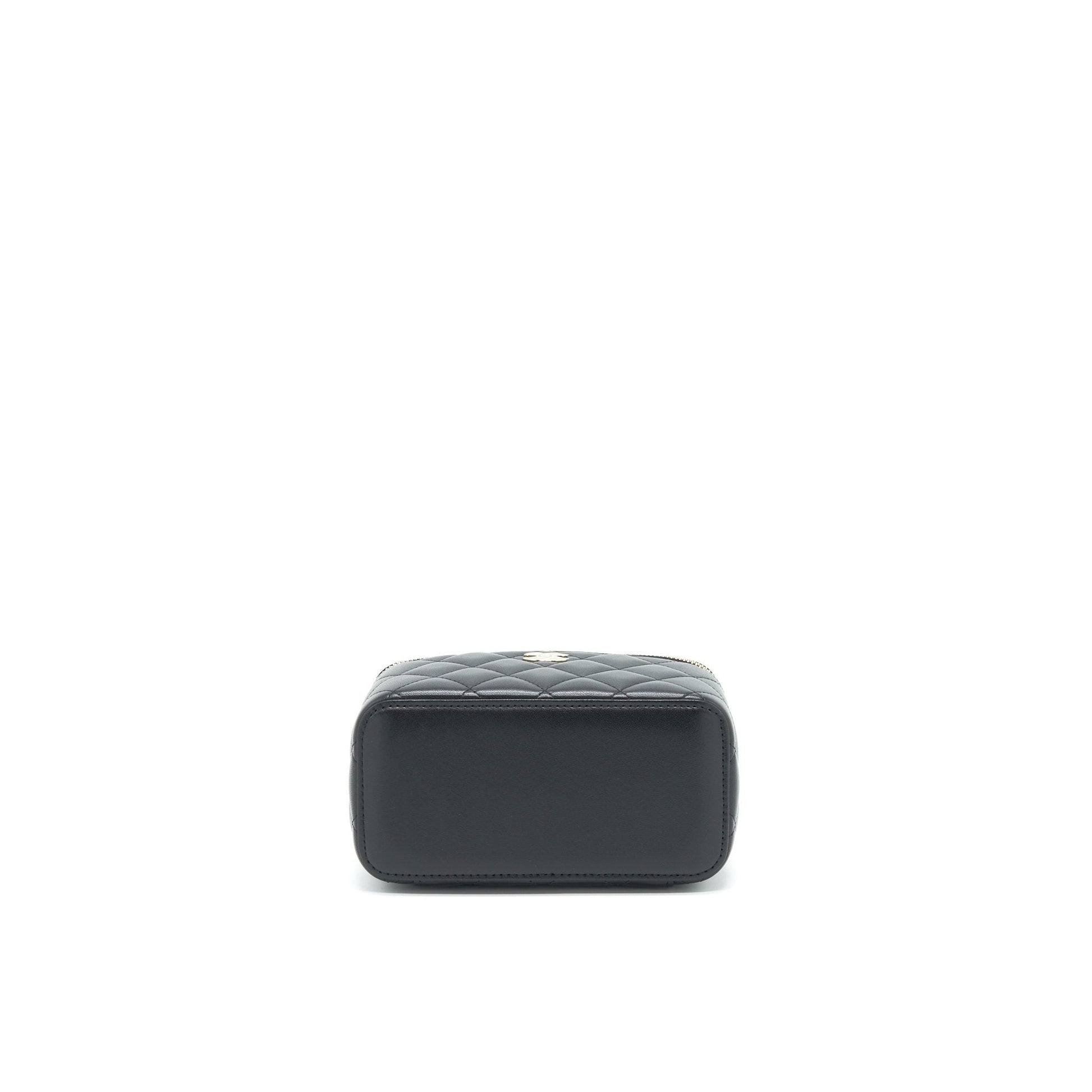 Chanel 21K Top Handle Rectangular Vanity With Chain Black L