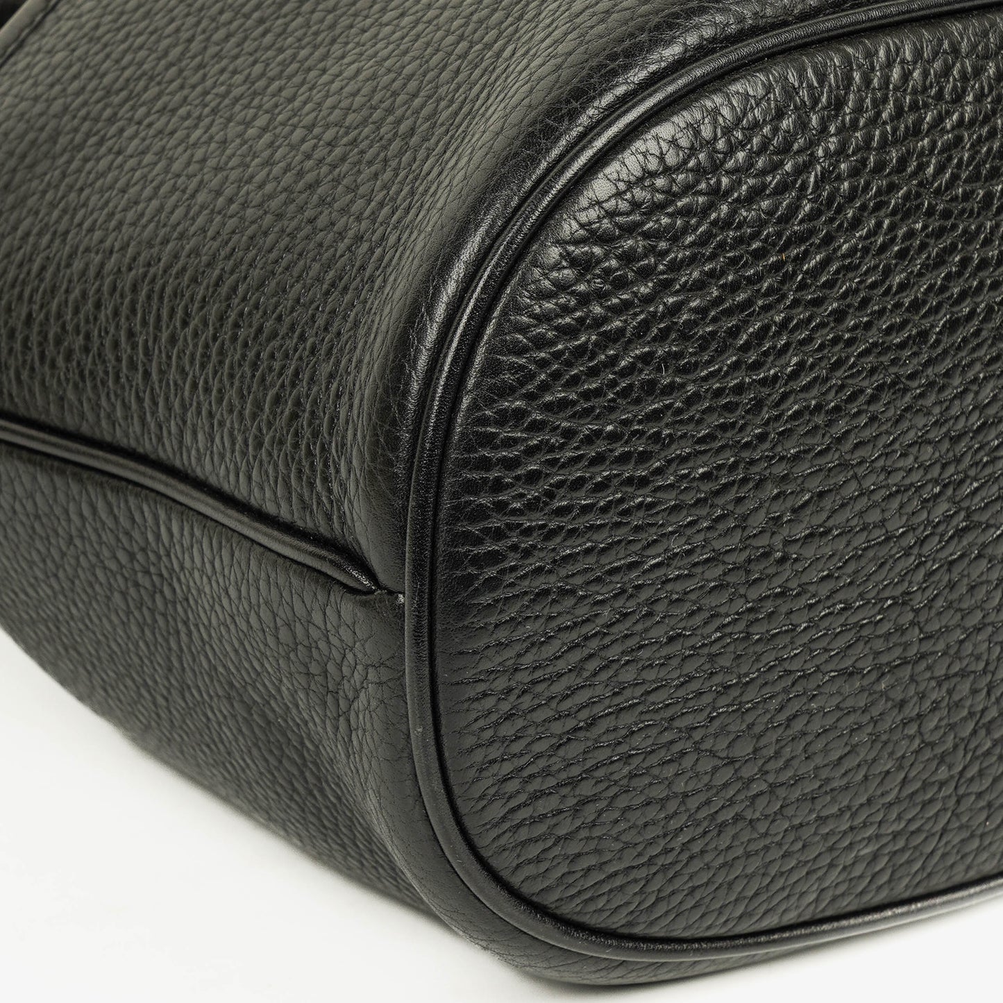 Gucci Interlocking Black Leather Bucket Bag