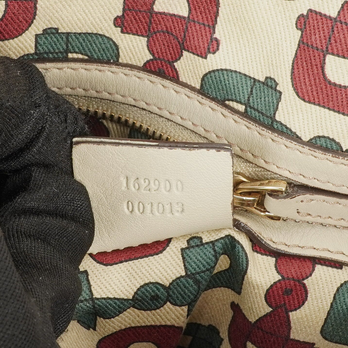 Gucci Guccissima Medium Pelham Shoulder Bag