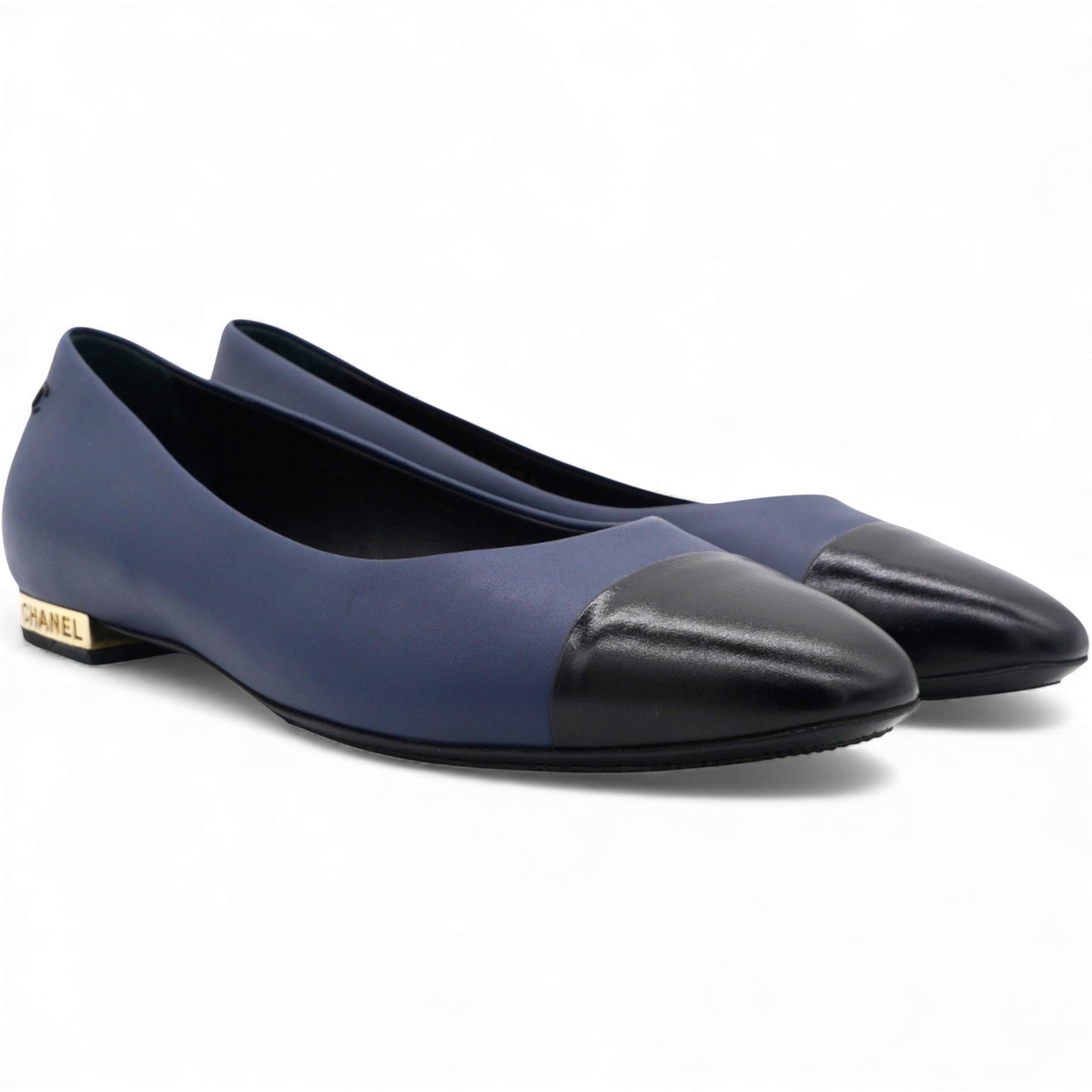 Timeless Chanel Cap Toe Flats in Blue and Black Leather Size38.5 Handbag