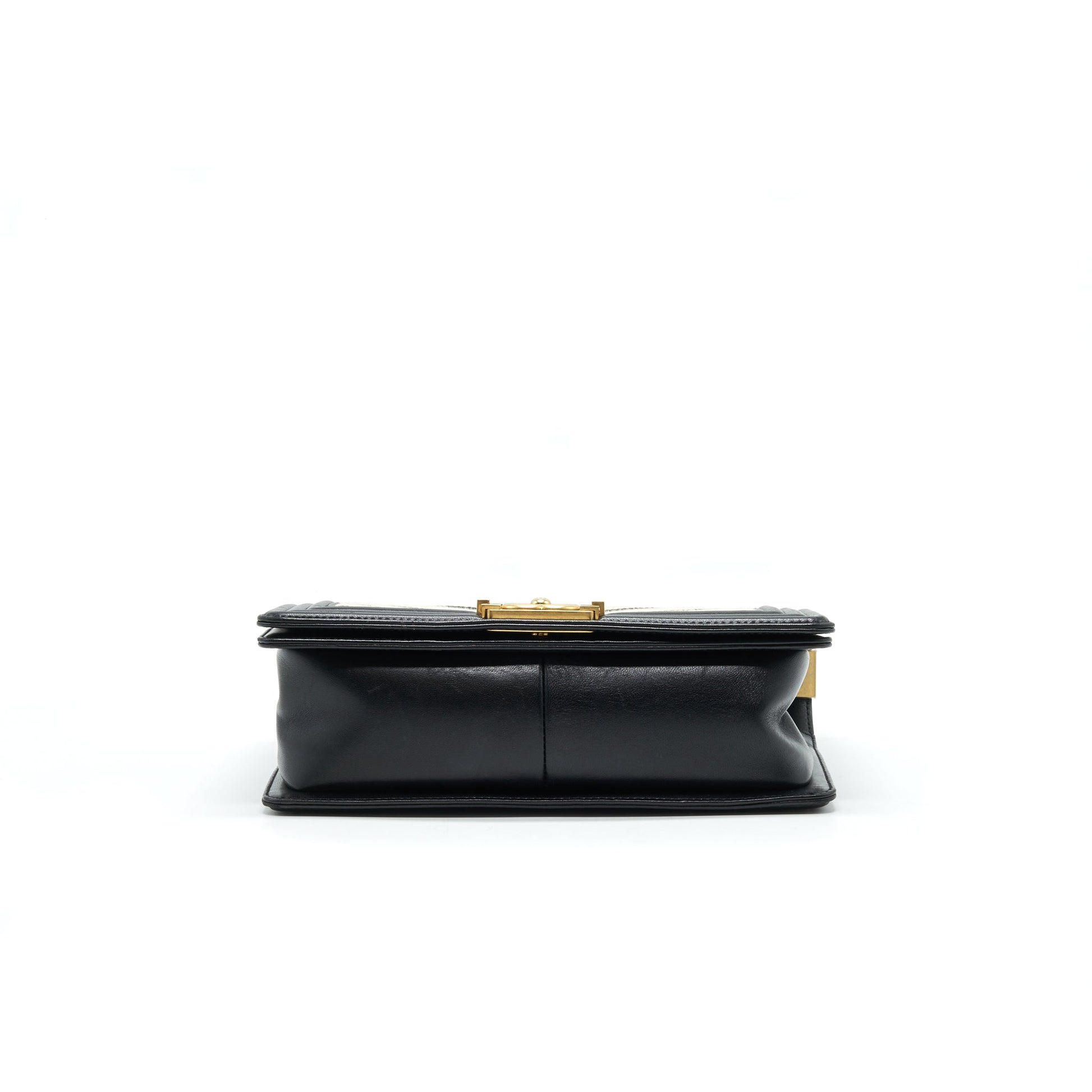 CHANEL TWEED MEDIUM LE BOY CHEVRON BLACK AND WHITE