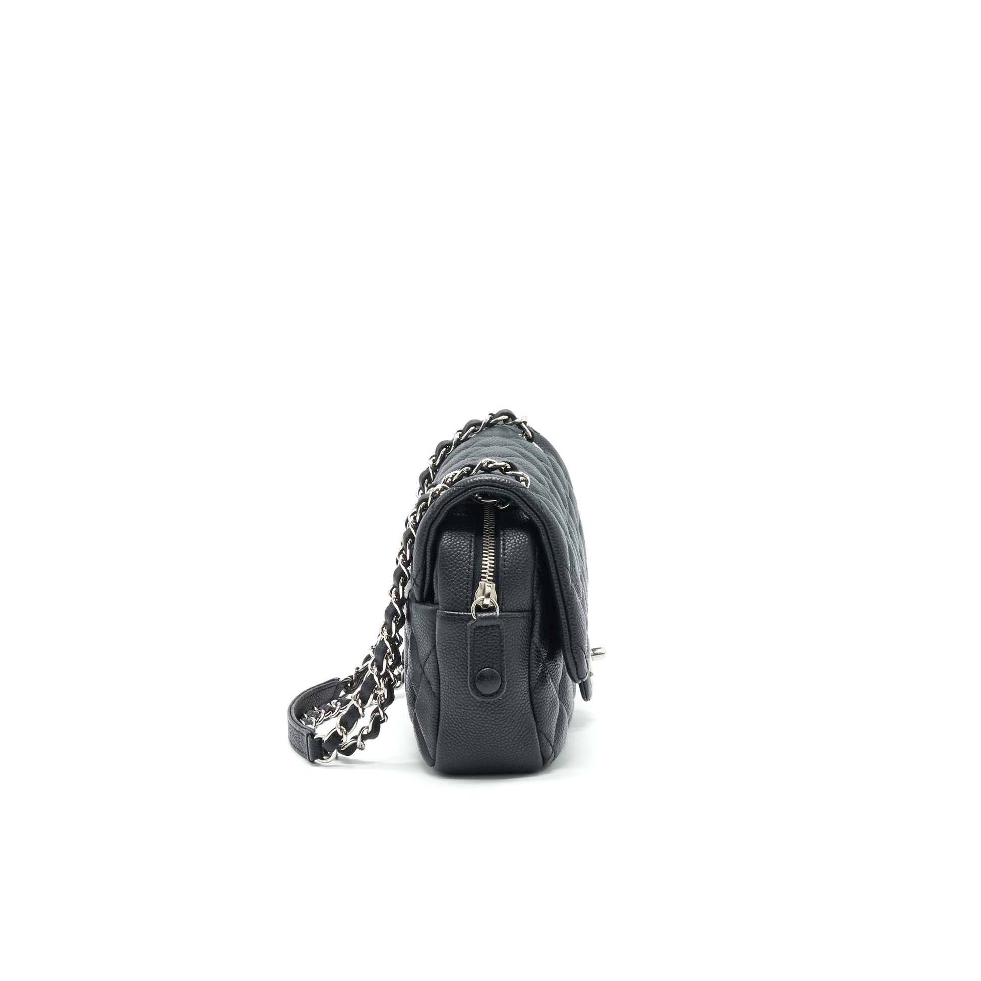Chanel flap Bag with inner zipper caviar Black