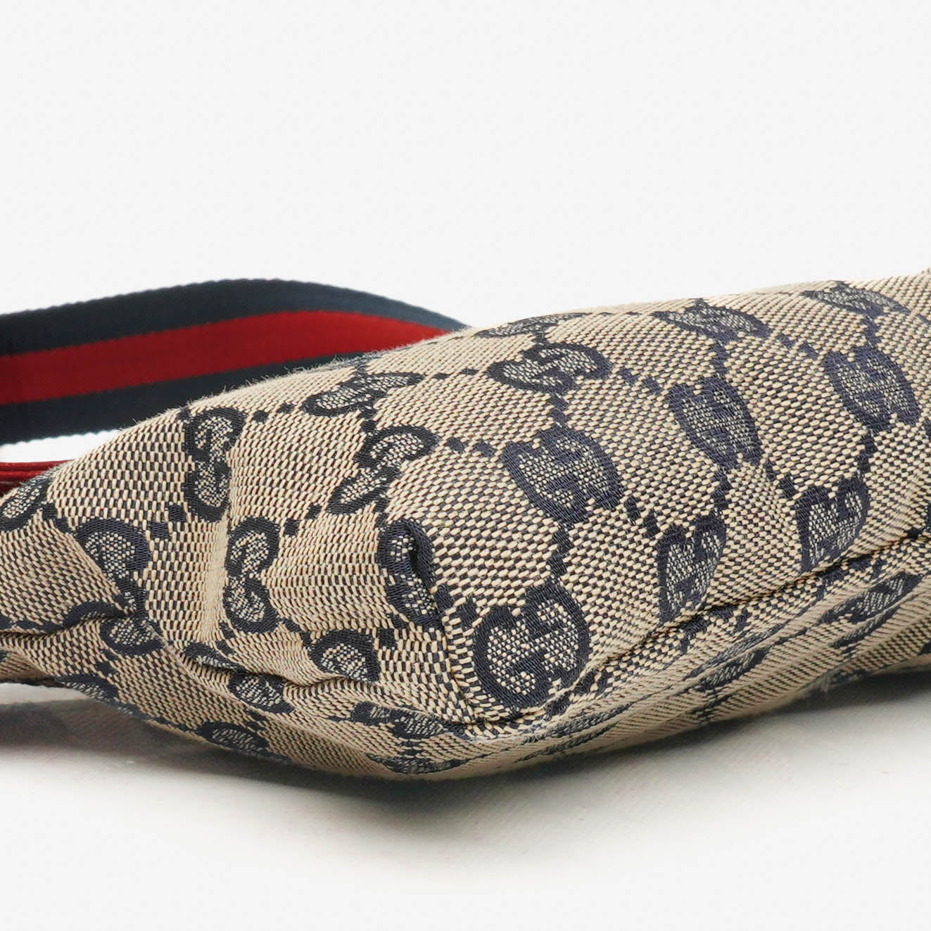 Gucci GG Multicolour Beige/Navy Monogram Canvas Belt Bag