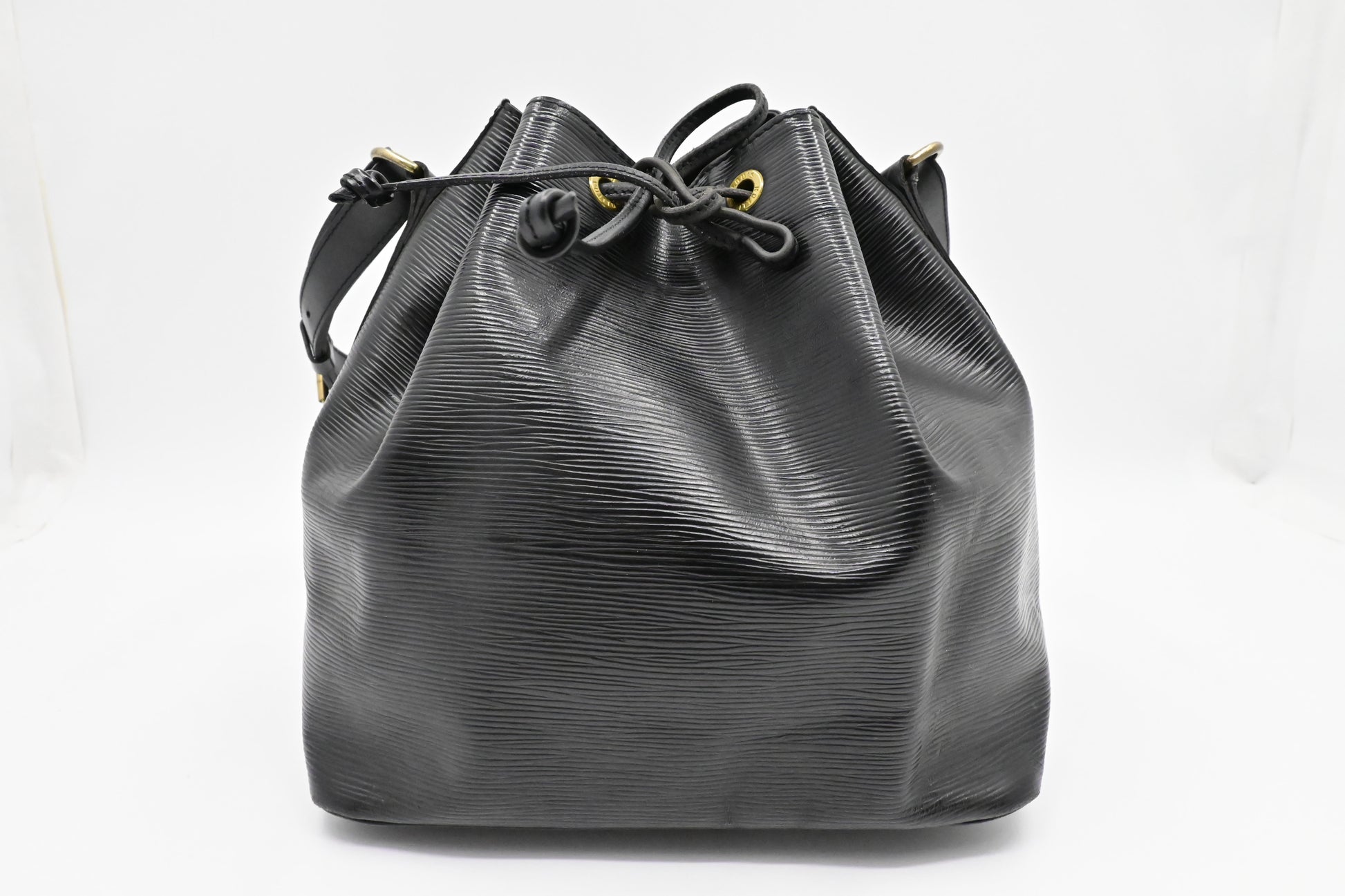 Louis Vuitton Noe in Black Epi Leather