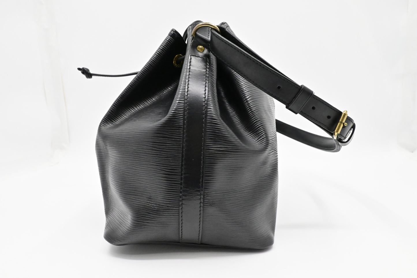 Louis Vuitton Noe in Black Epi Leather