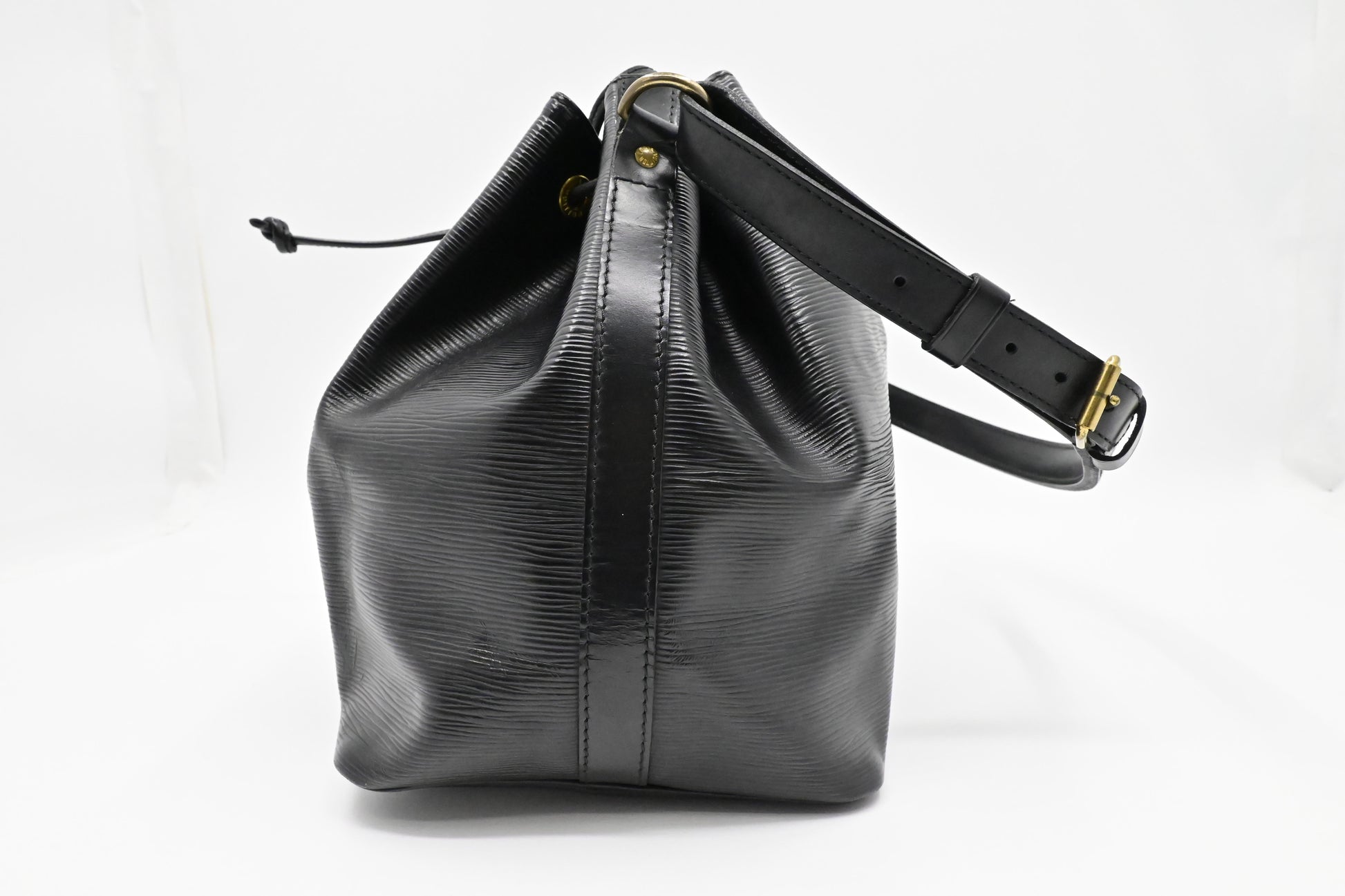 Louis Vuitton Noe in Black Epi Leather