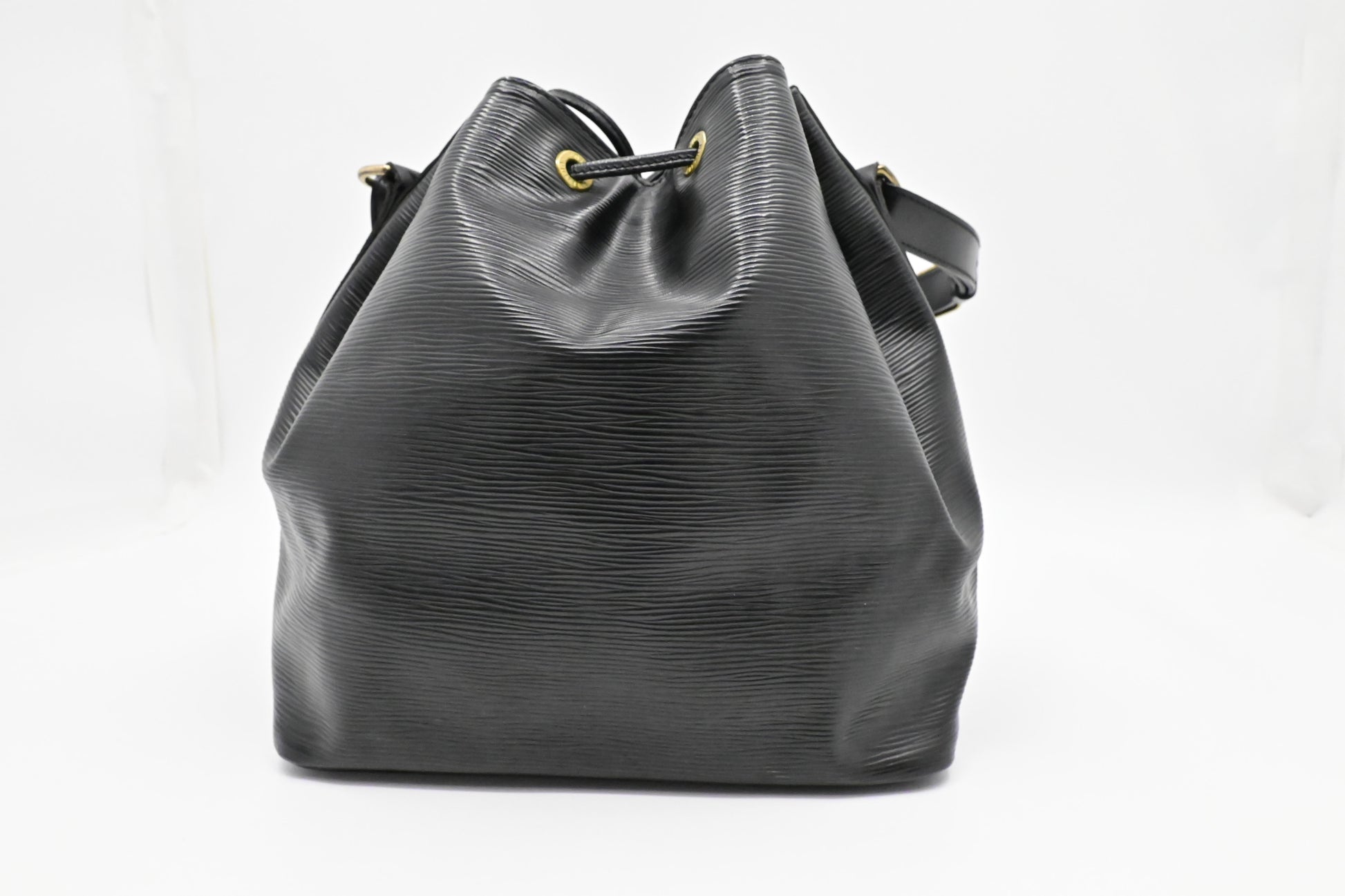 Louis Vuitton Noe in Black Epi Leather
