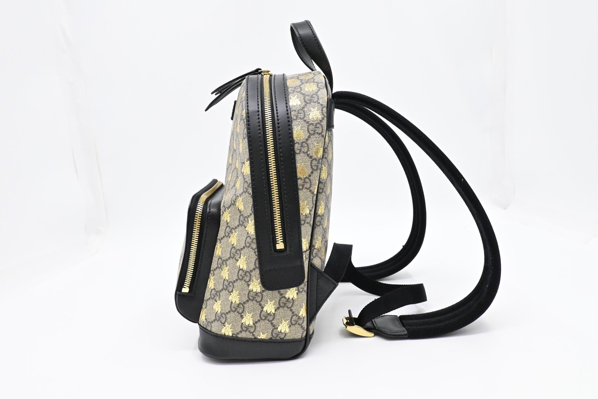Gucci Bees Small Backpack in GG Supreme Canvas