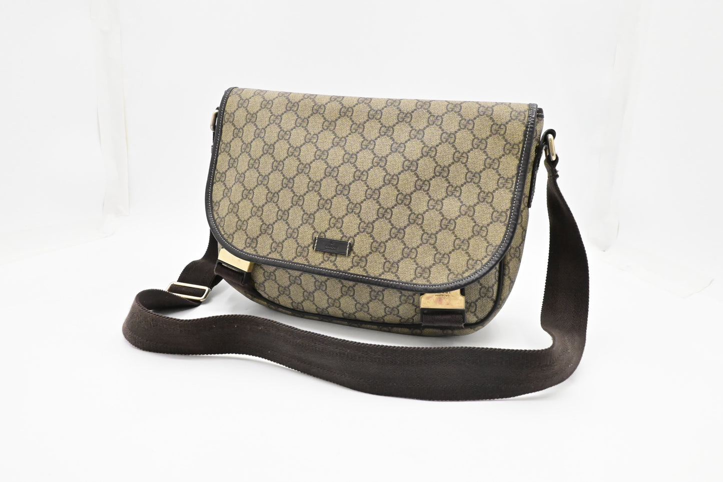 Gucci Messenger Bag in GG Supreme Canvas