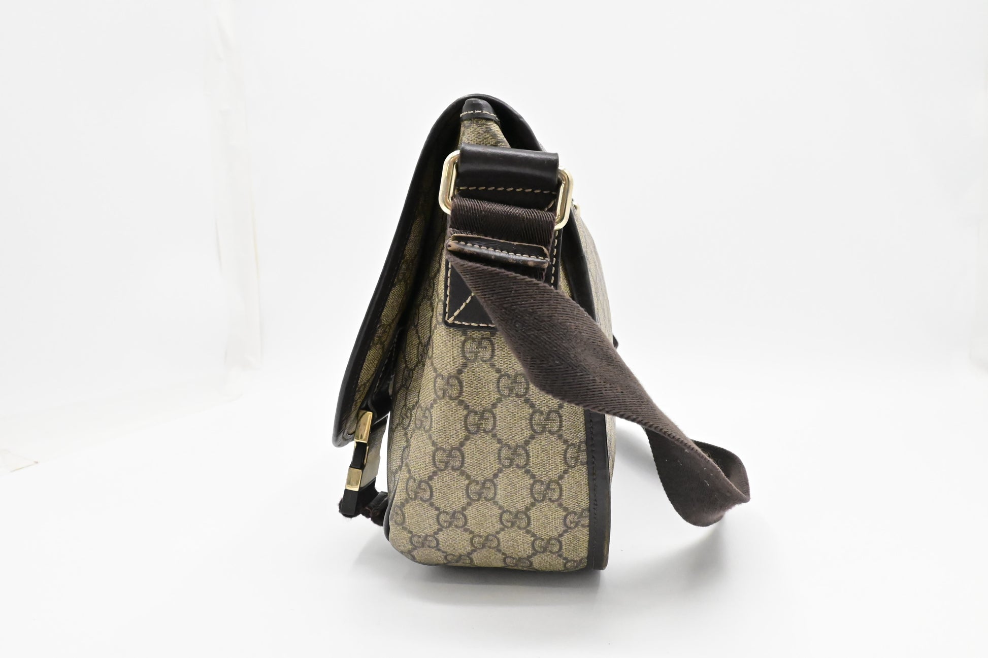 Gucci Messenger Bag in GG Supreme Canvas