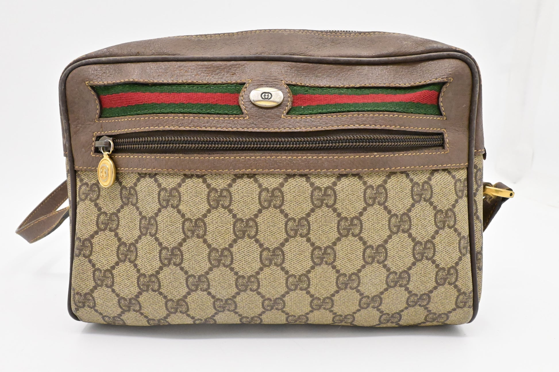 Gucci Shoulder Bag in GG Supreme Canvas