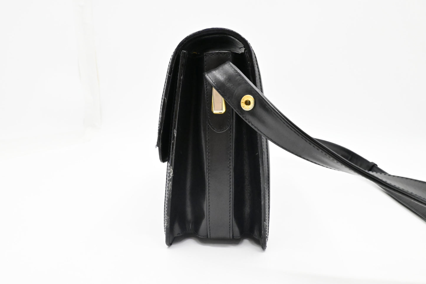 Gucci Shoulder Bag in Black Leather