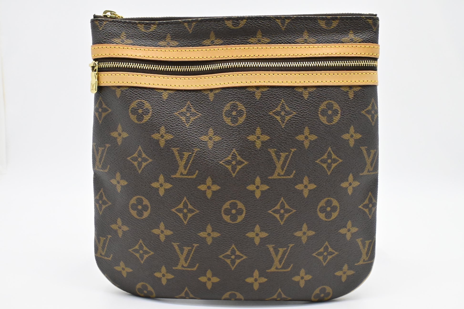 Louis Vuitton Pochette Bosphore in Monogram Canvas
