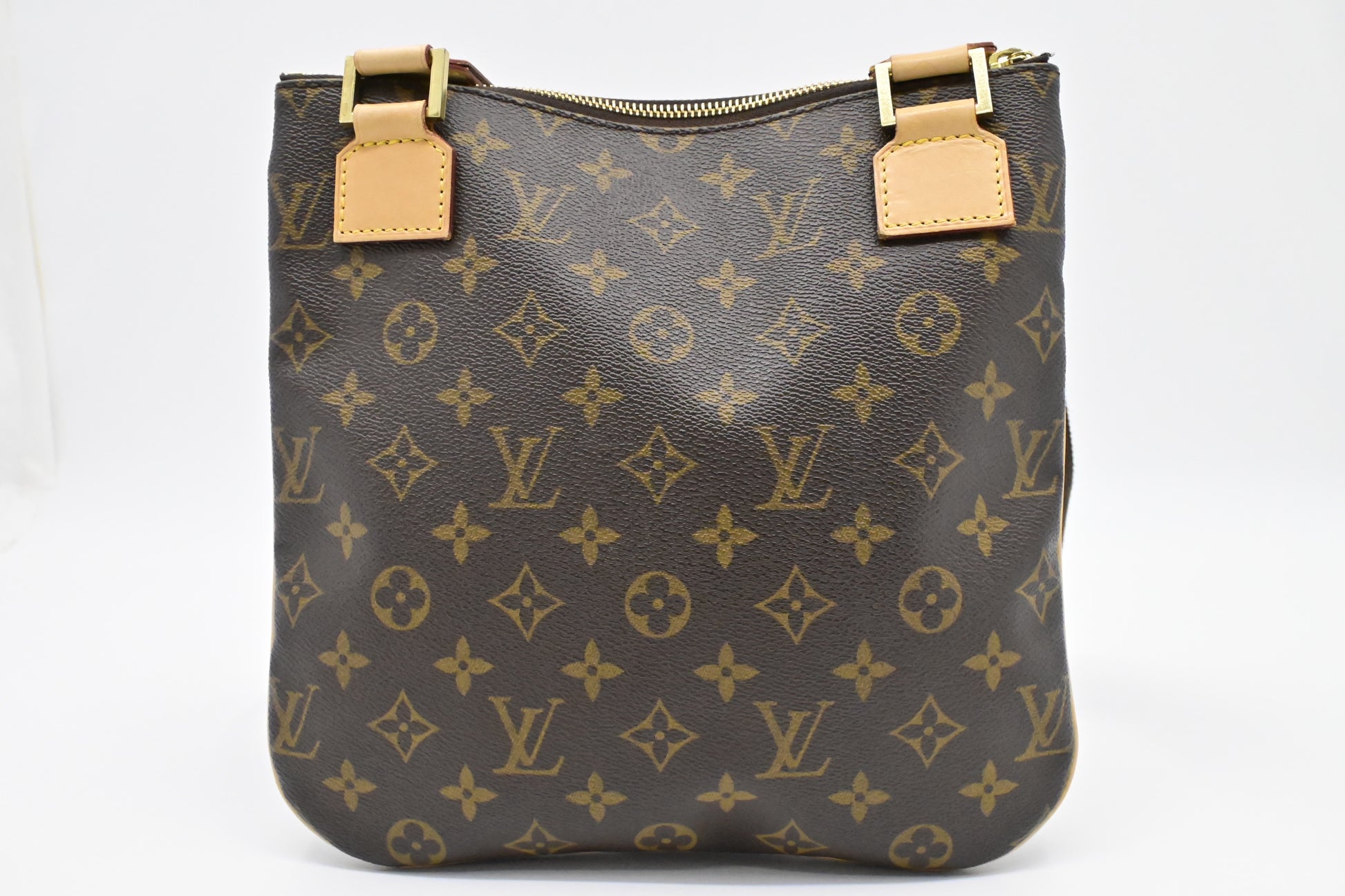 Louis Vuitton Pochette Bosphore in Monogram Canvas