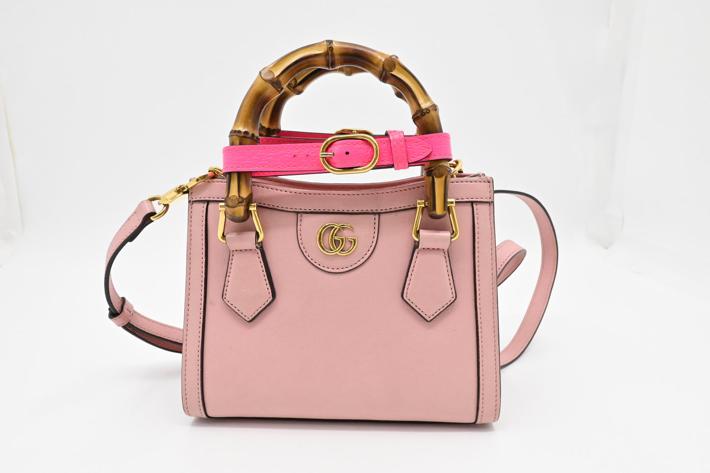 Gucci Diana Mini Tote in Pink Leather