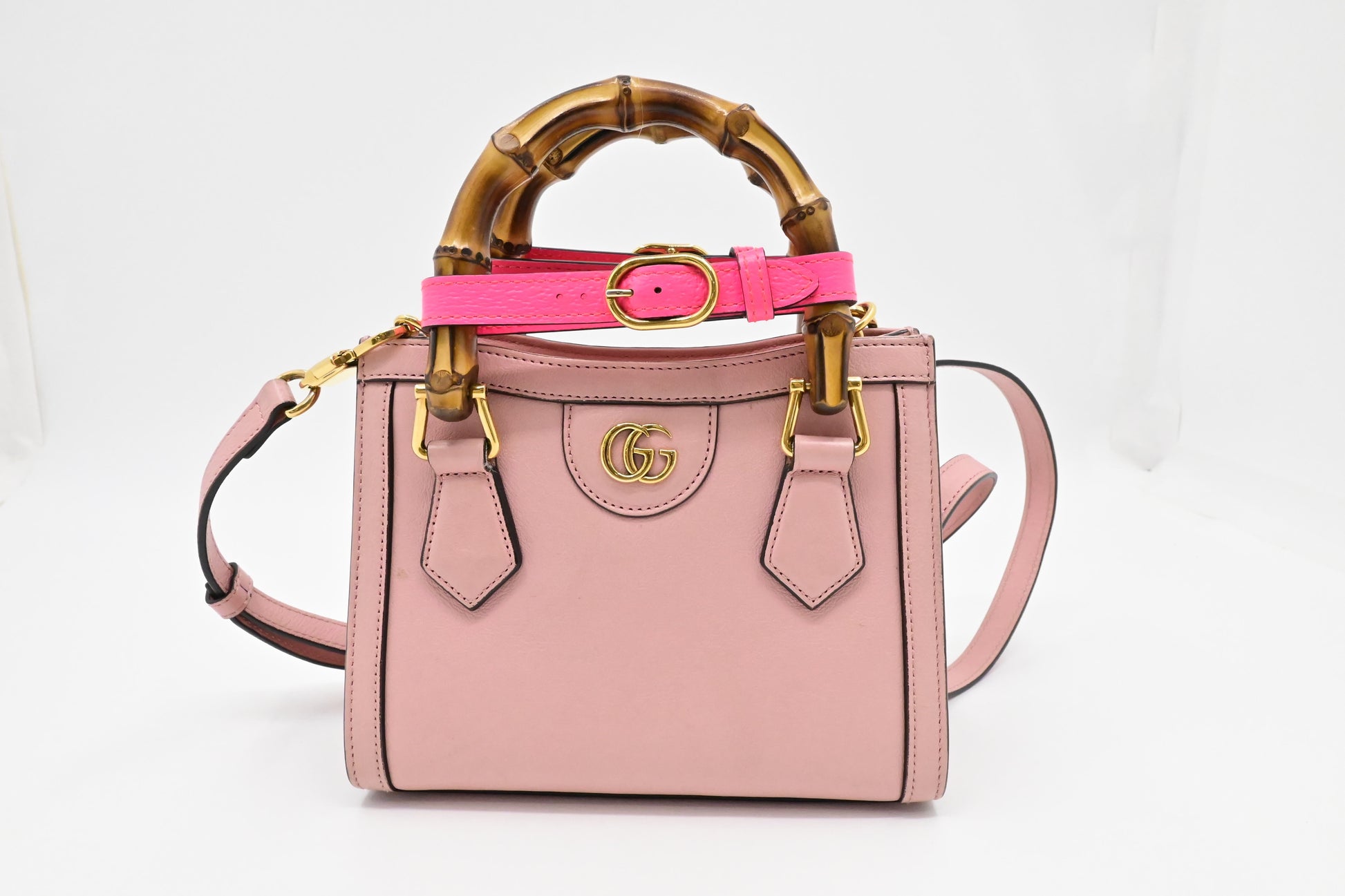 Gucci Diana Mini Tote in Pink Leather