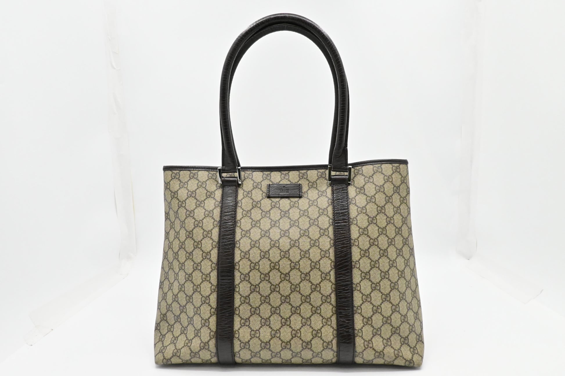 Gucci Shoulder Bag in GG Supreme Canvas