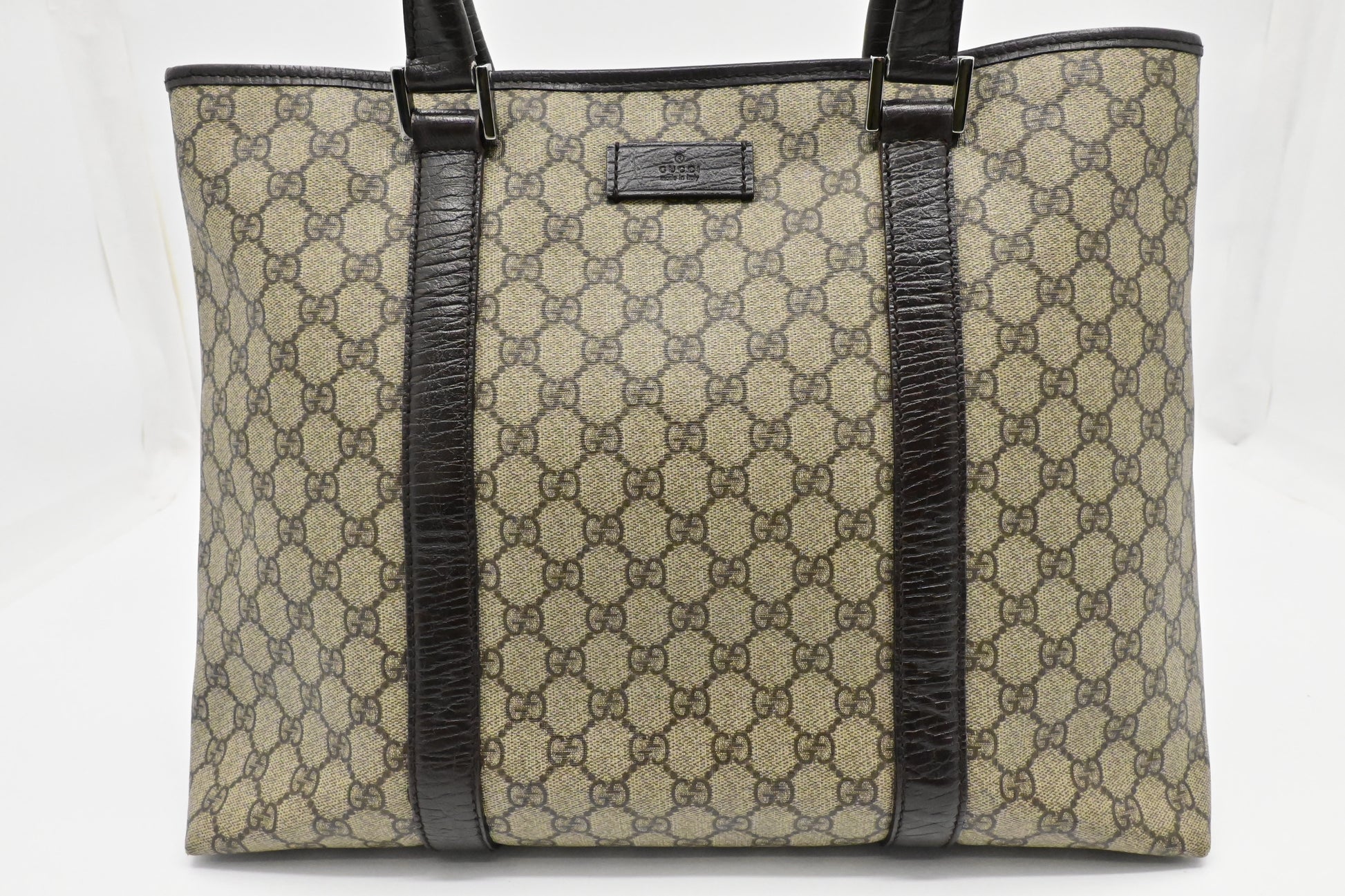 Gucci Shoulder Bag in GG Supreme Canvas