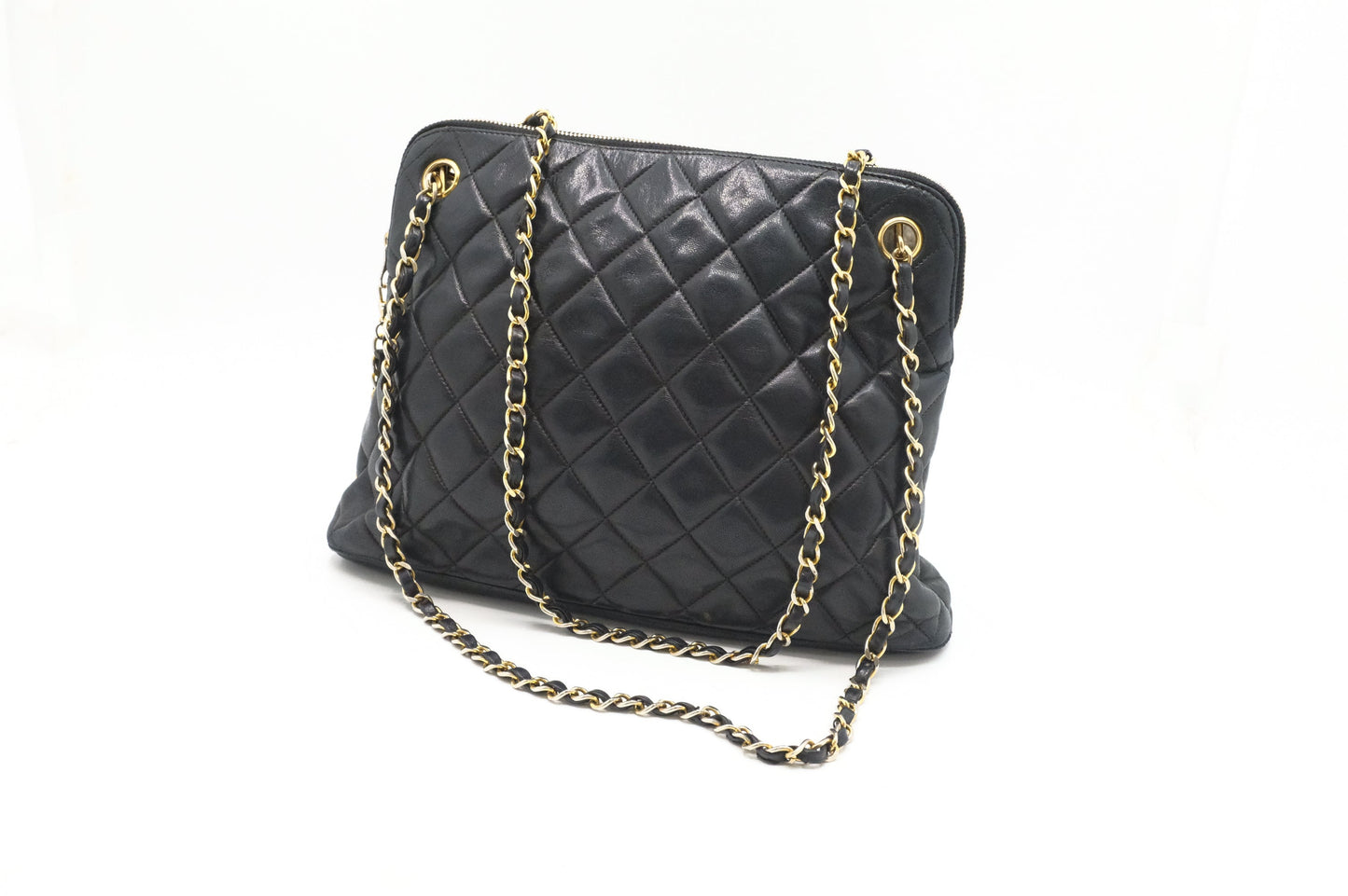 Chanel Shoulder Bag in Black MattelassÃ© Leather