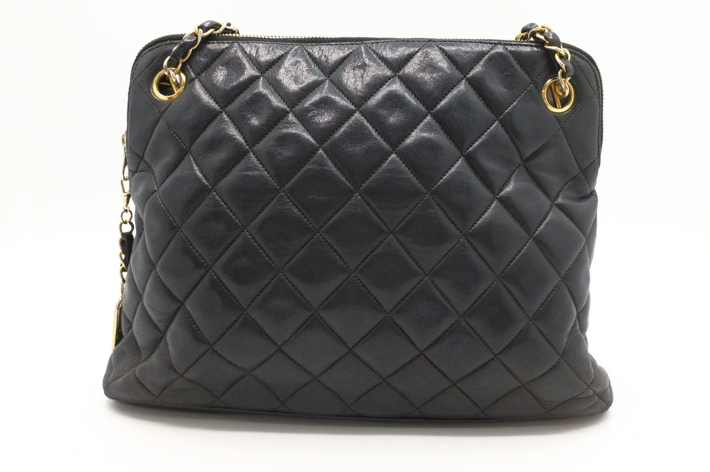 Chanel Shoulder Bag in Black MattelassÃ© Leather
