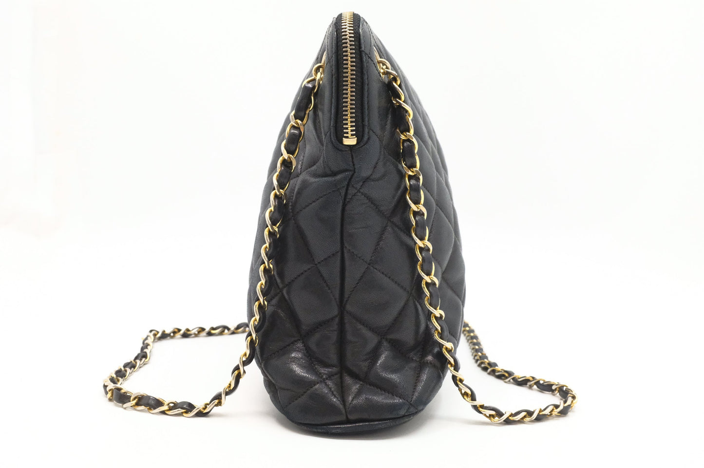 Chanel Shoulder Bag in Black MattelassÃ© Leather