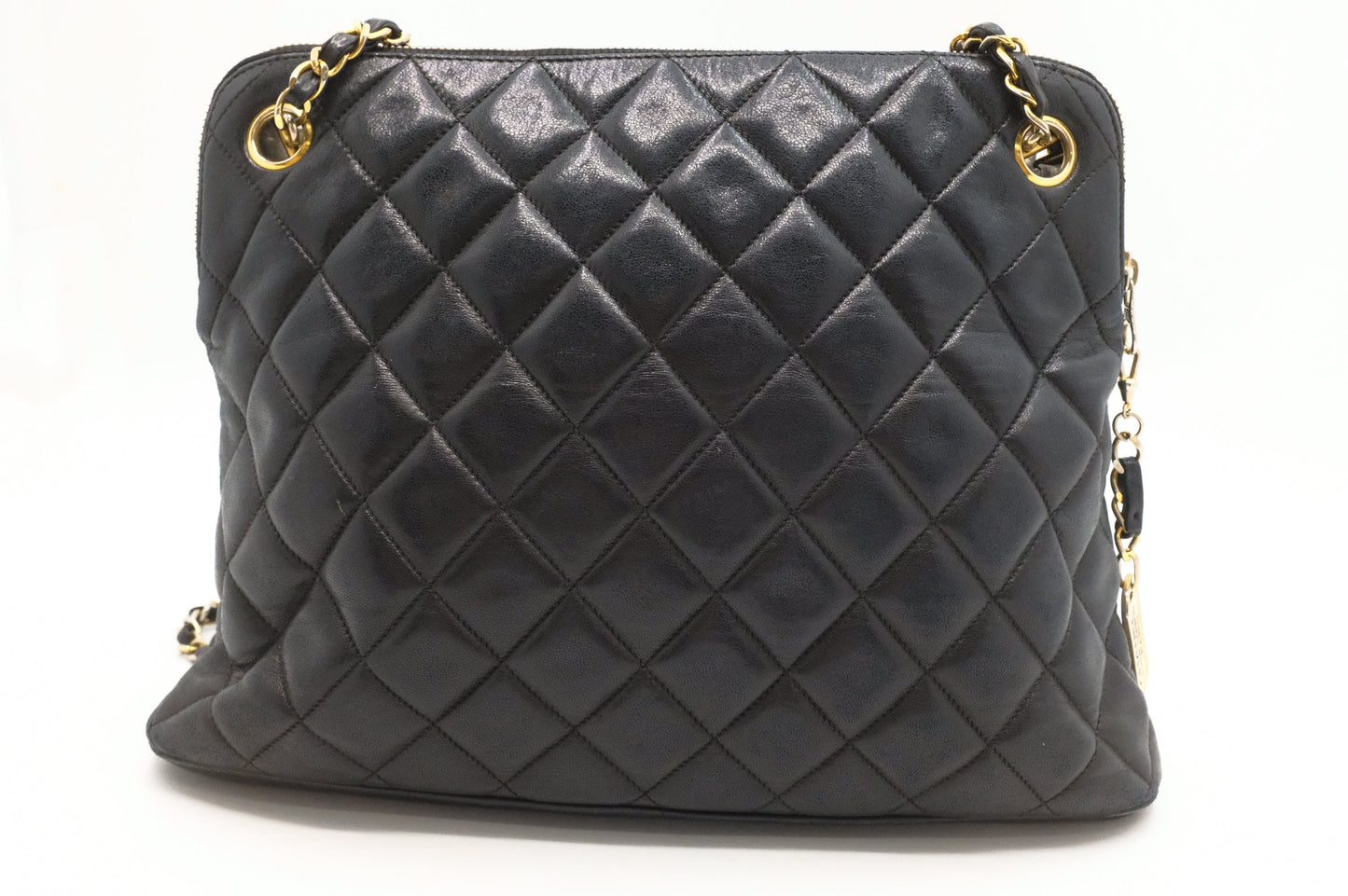 Chanel Shoulder Bag in Black MattelassÃ© Leather