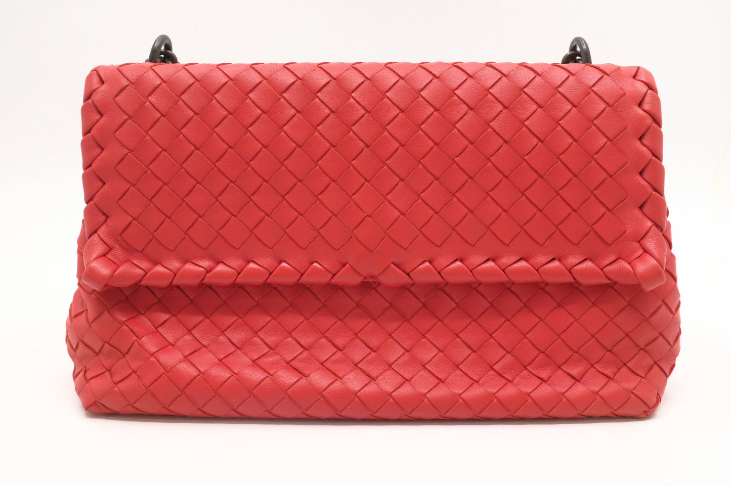 Bottega Veneta Shoulder Bag in Red Intrecciato Leather