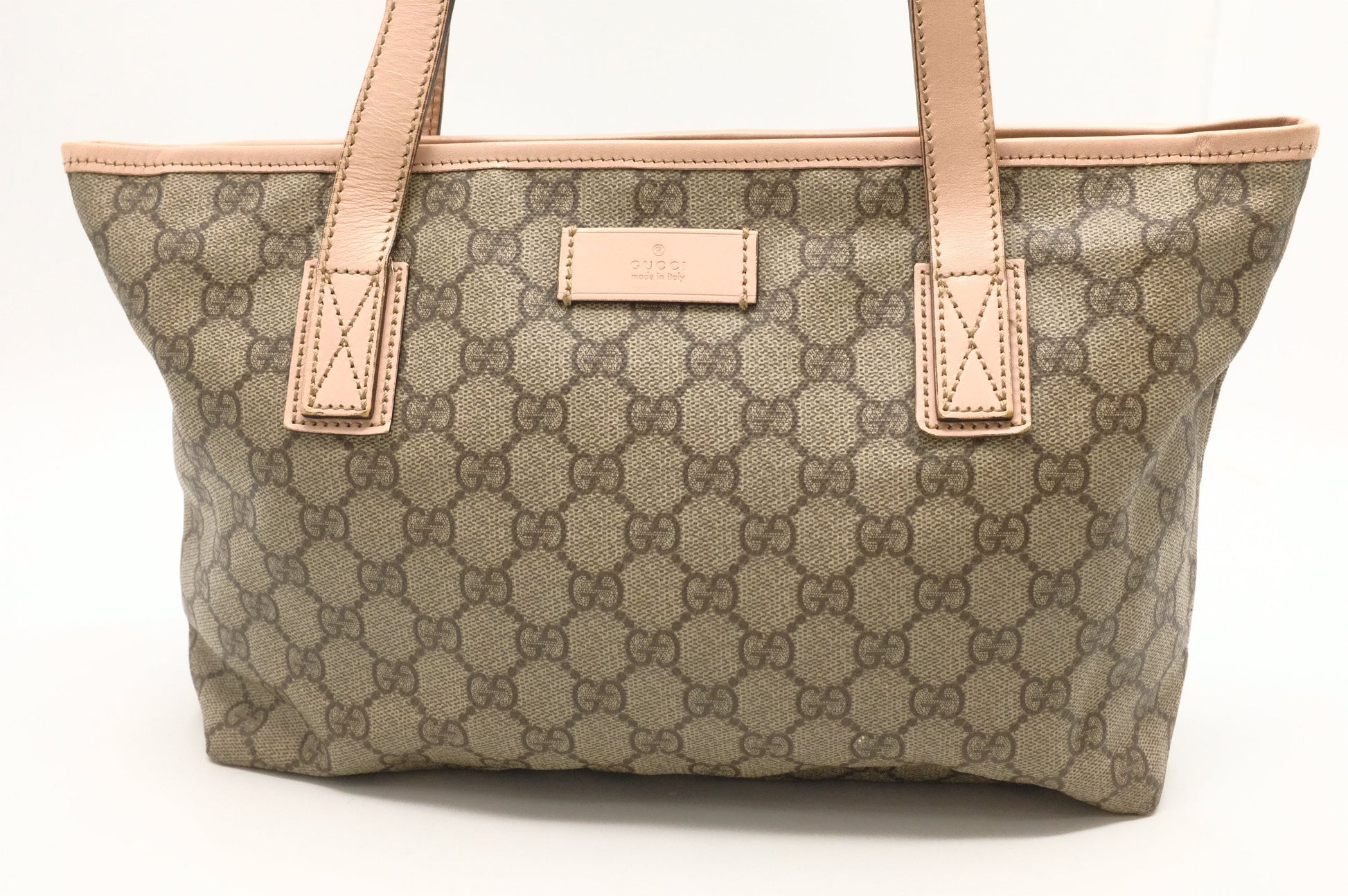 Gucci Zipped Tote in GG Supreme Canvas