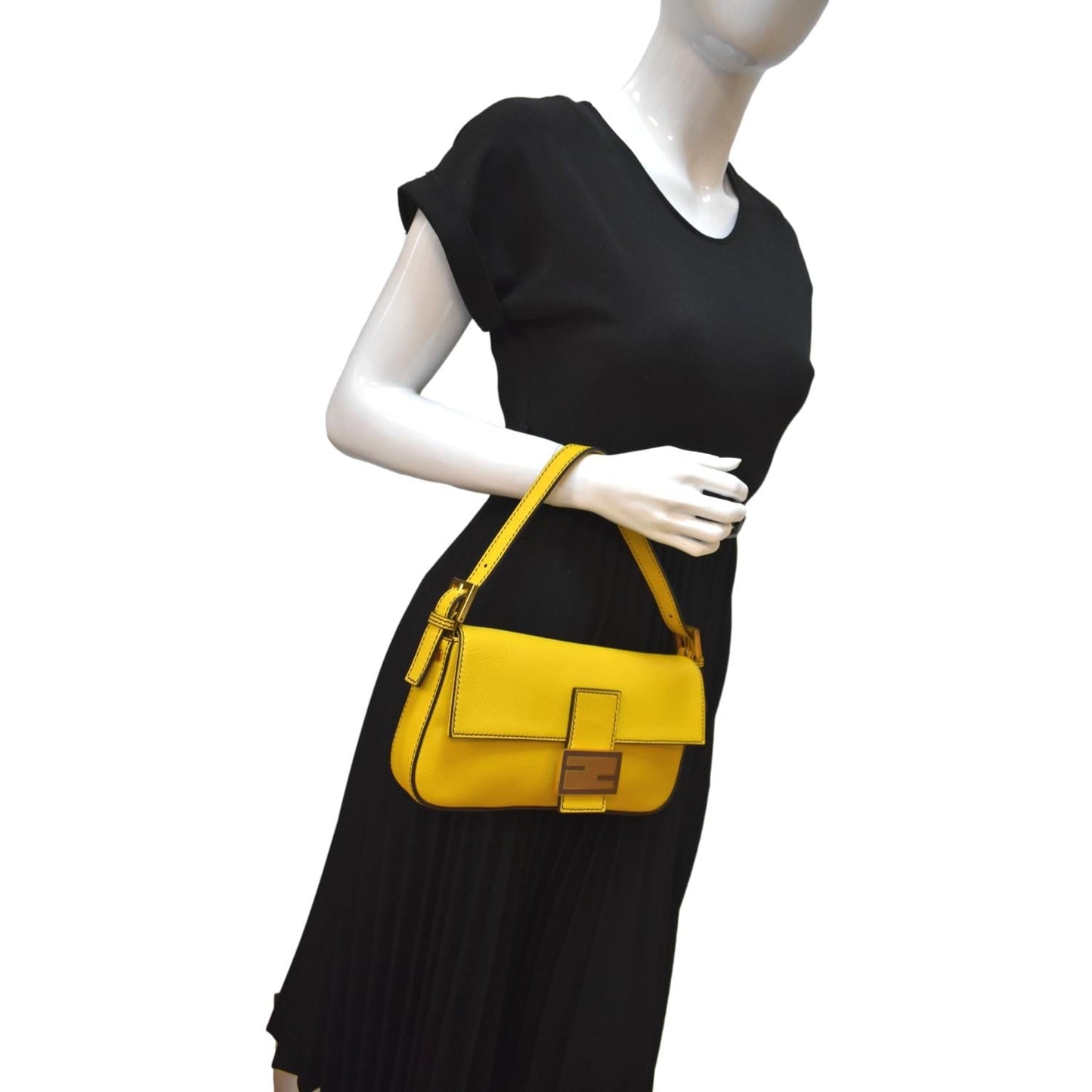 FENDI Convertable Baguette Leather Crossbody Bag Yellow