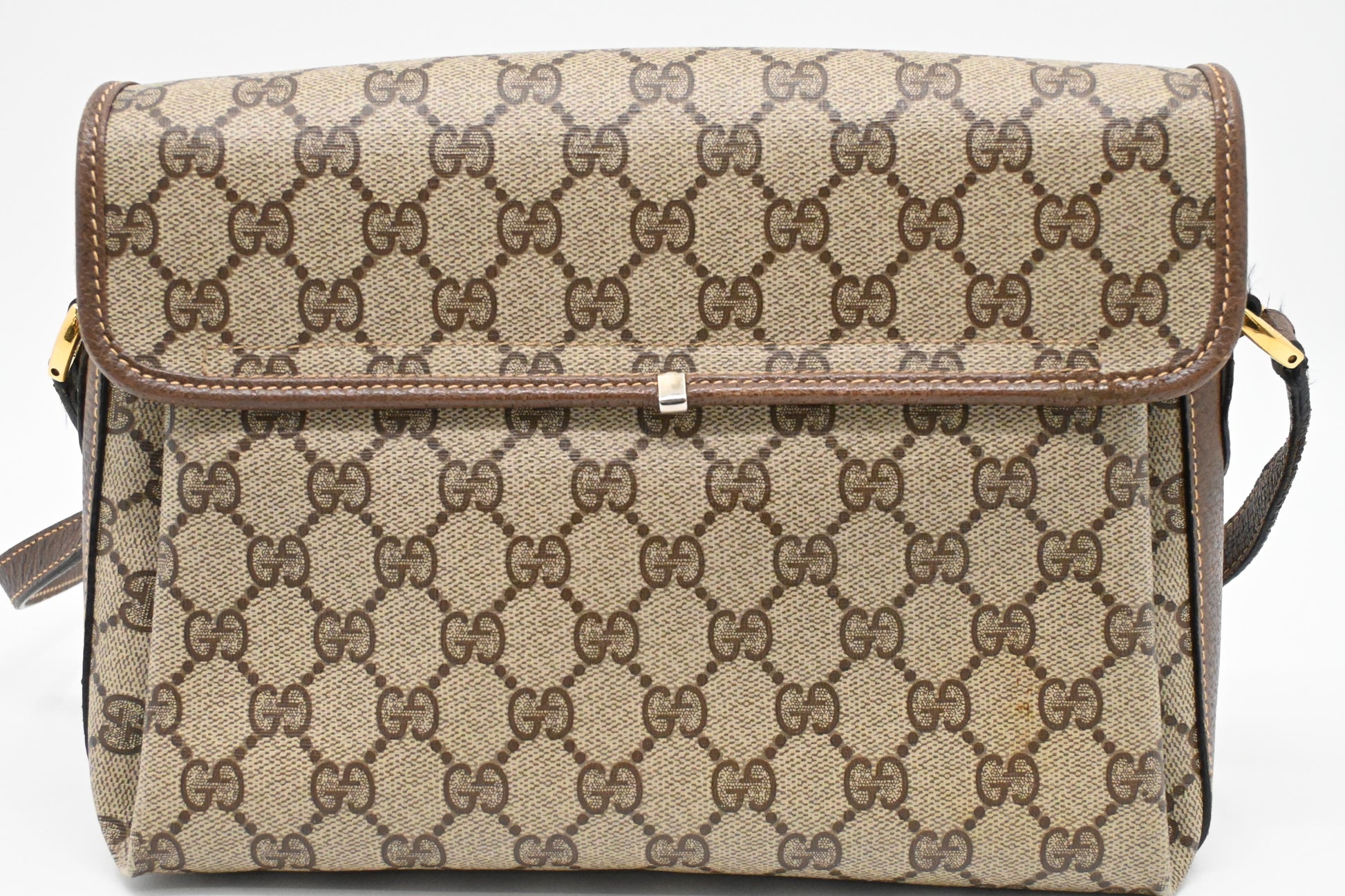 Gucci Crossbody in GG Supreme Canvas