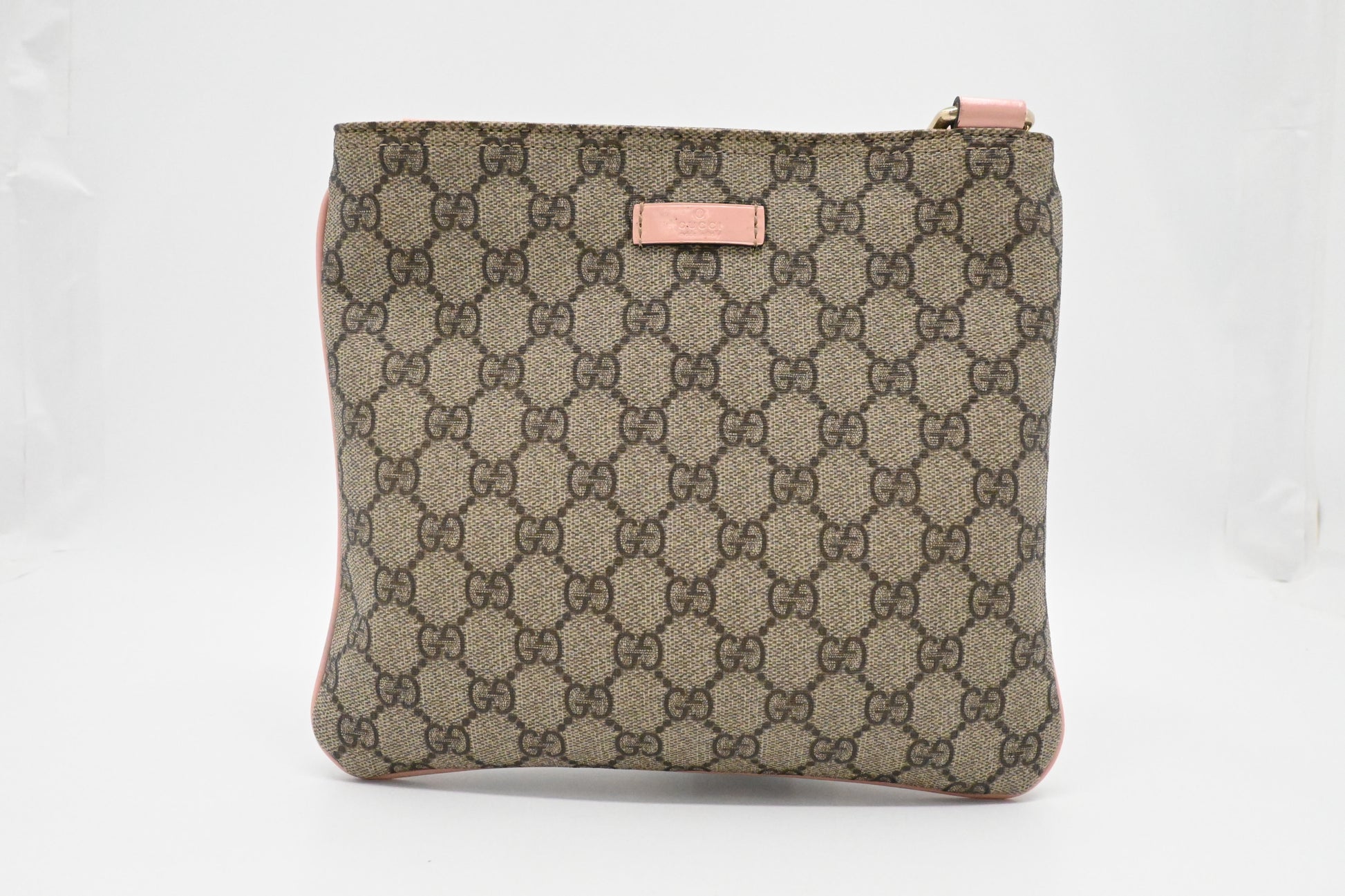 Gucci Crossbody in GG Supreme Canvas and Pink Patent Leather