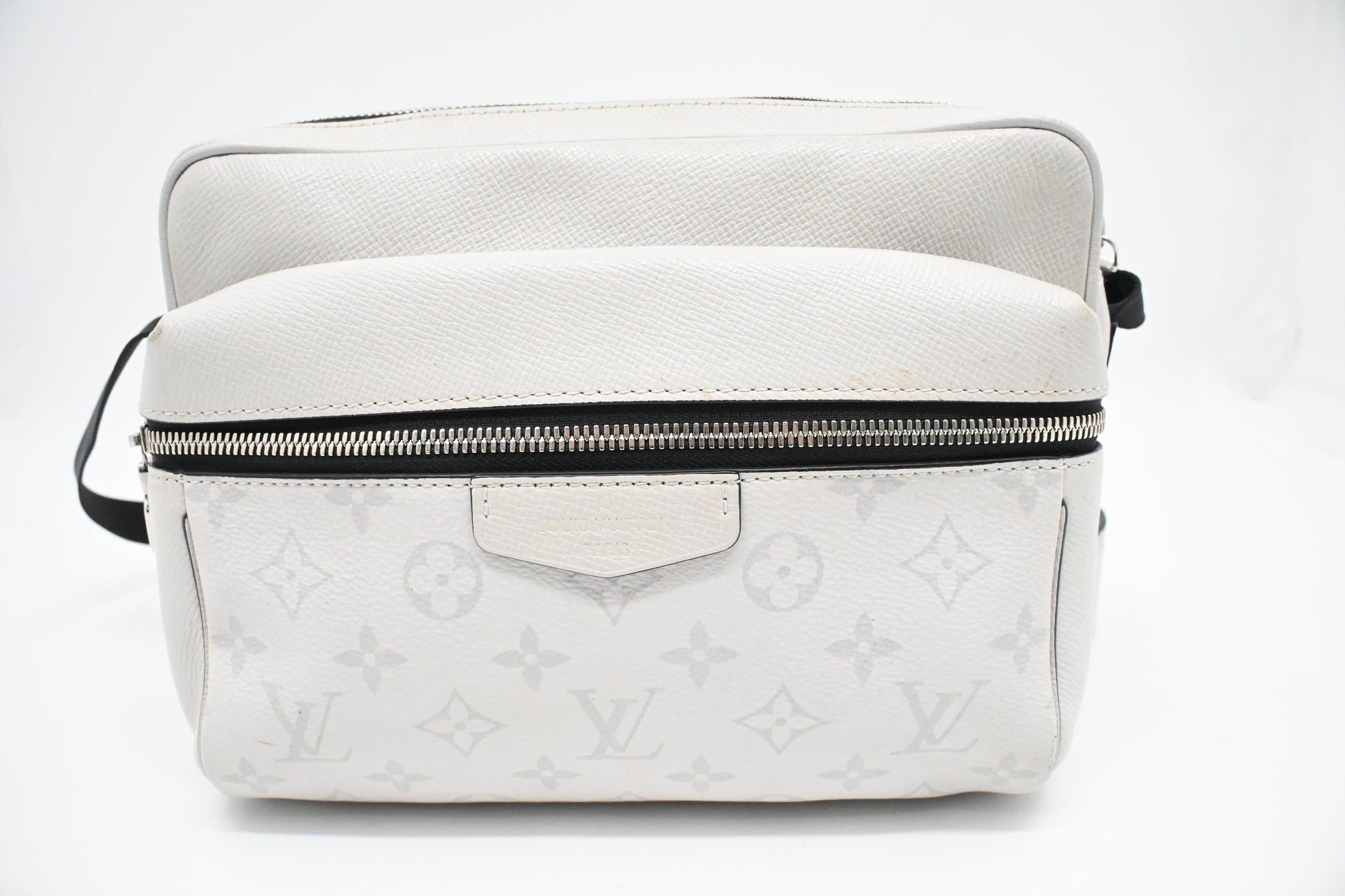 Louis Vuitton Outdoor Messenger Taigarama in Antarctica Monogram Canvas