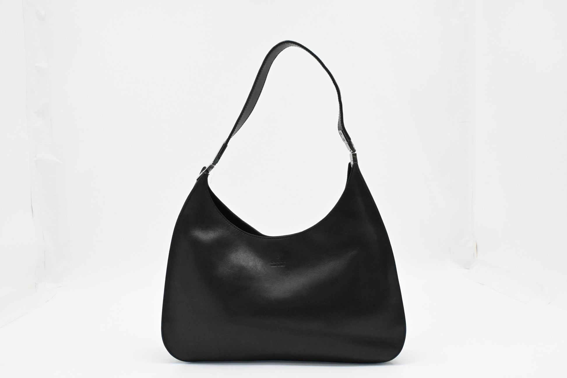 Gucci Shoulder Bag in Black Leather