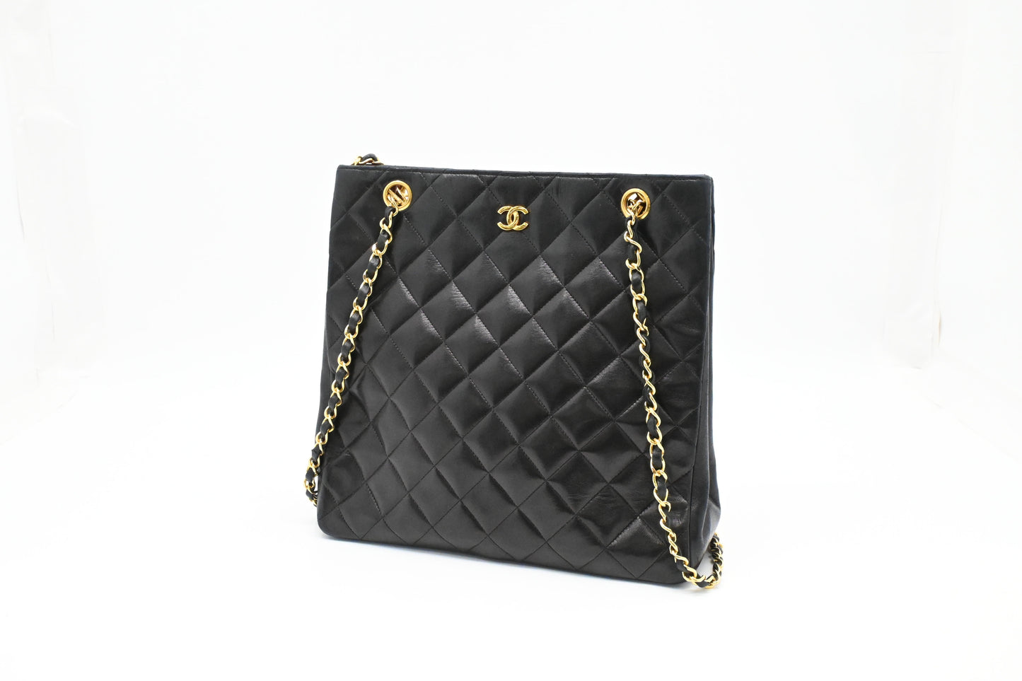 Chanel Shoulder Bag in Black MattelassÃ© Leather