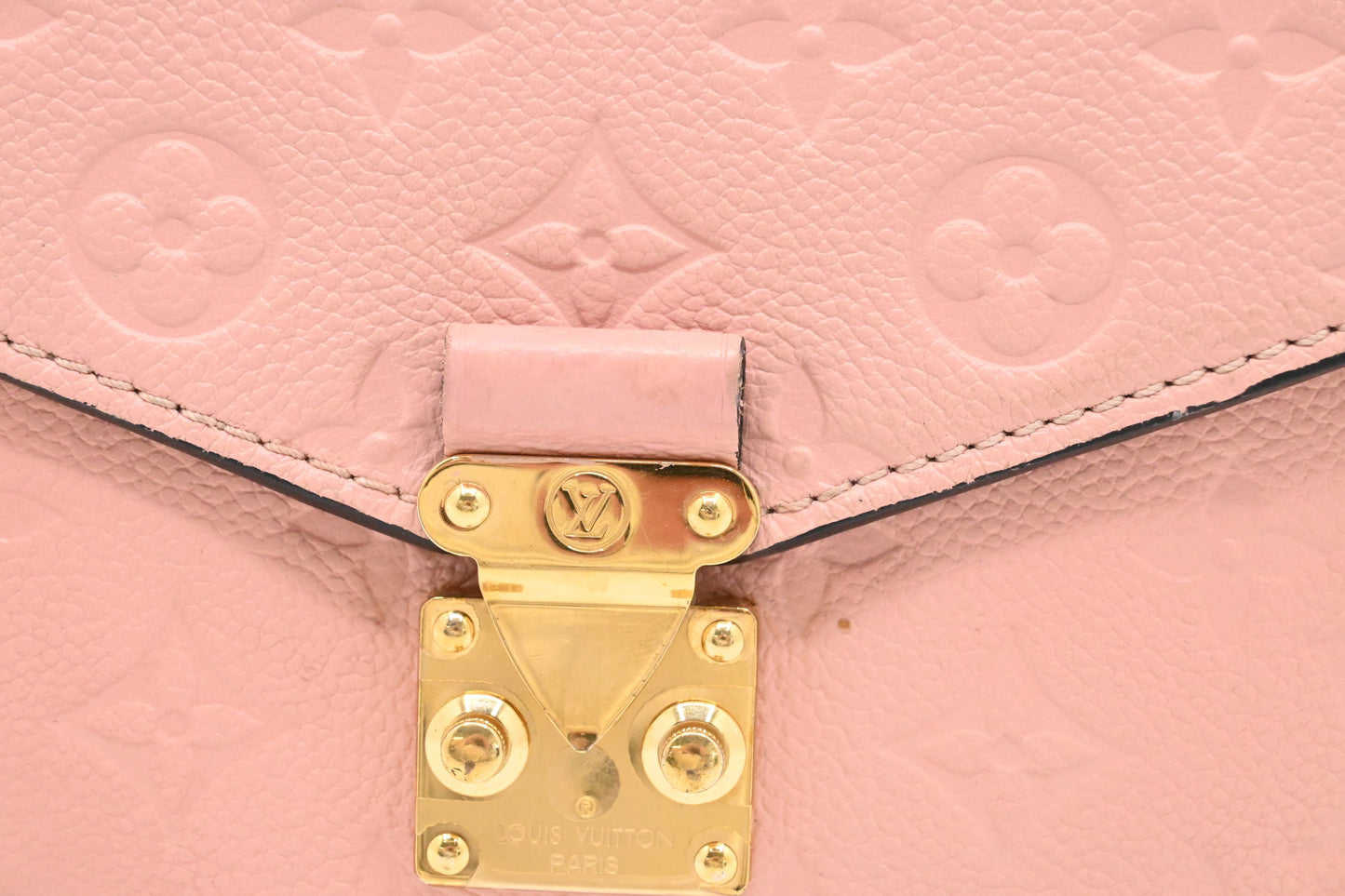 Louis Vuitton Pochette Métis in Pink Empreinte Leather