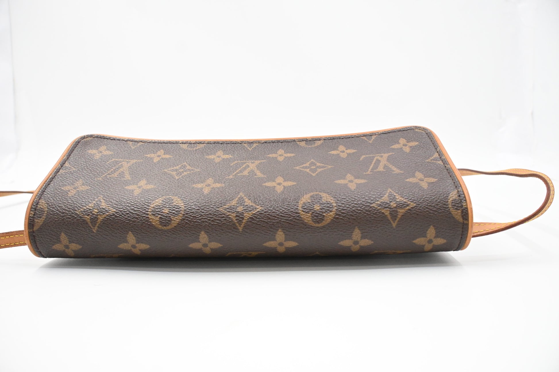 Louis Vuitton Pochette Twin GM in Monogram Canvas