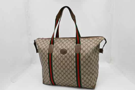Gucci Travel Tote Bag in GG Supreme Canvas