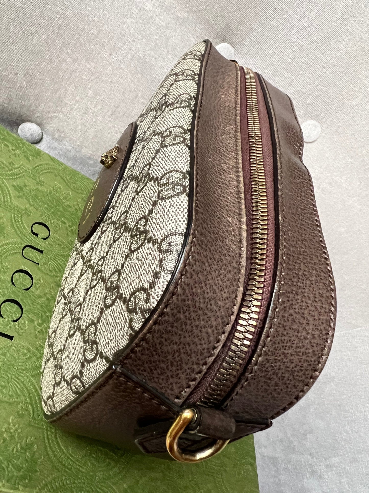Gucci Neo  GG Supreme Messenger Bag (RRP £1060)