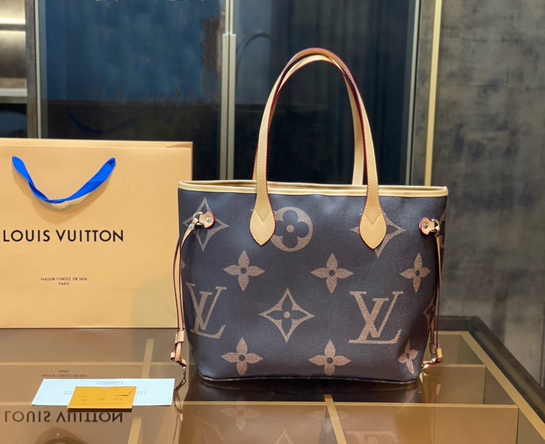 Louis Vuitton Neverfull Handbag Sets
