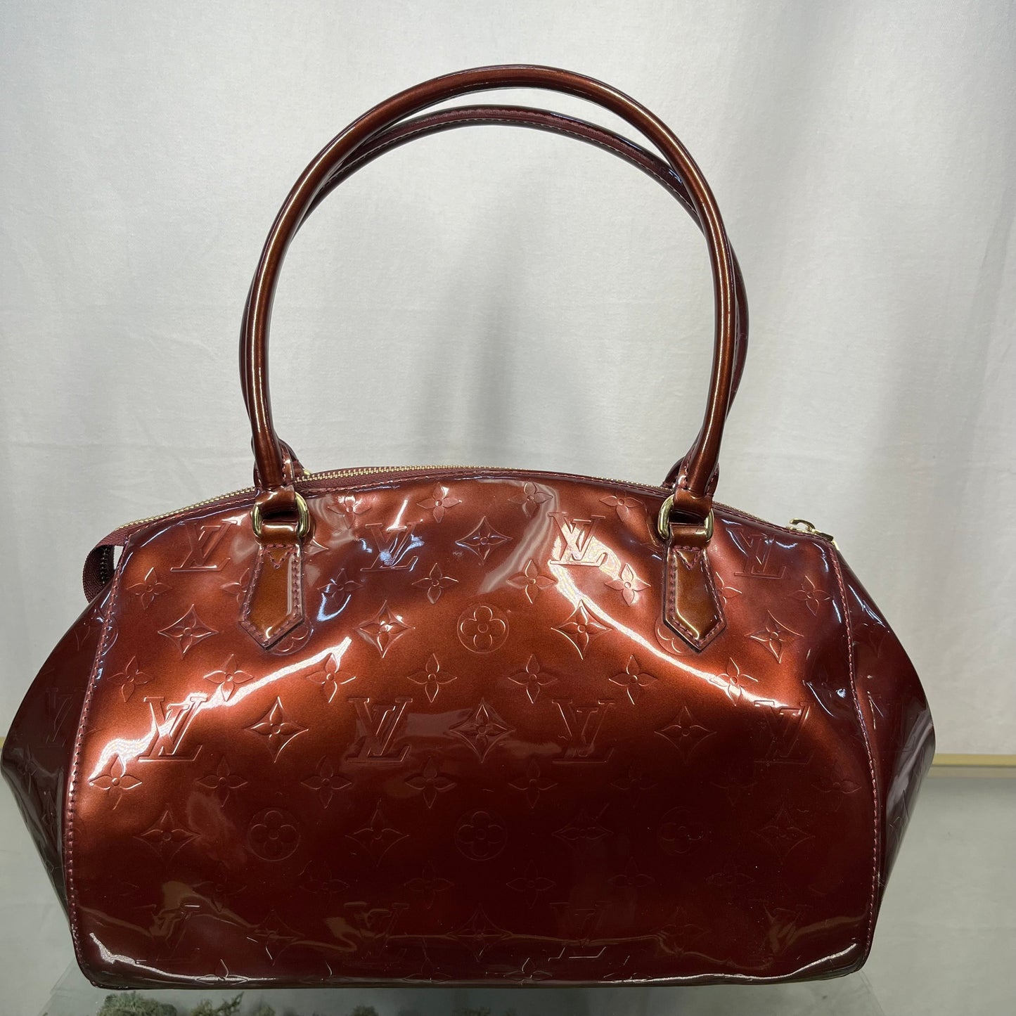 LOUIS VUITTON Vernis Sherwood GM Crossbody