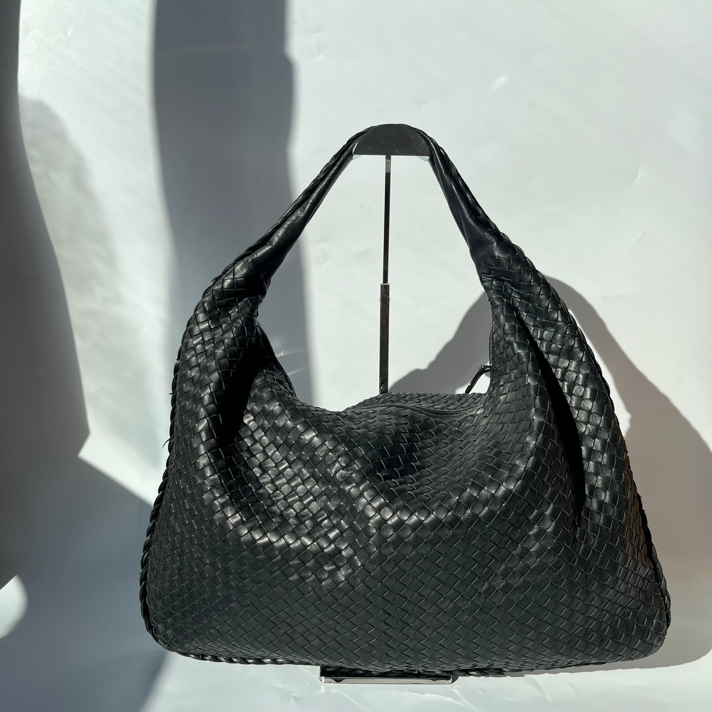 Bottega Veneta Veneta Hobo Maxi Black Leather 51cm