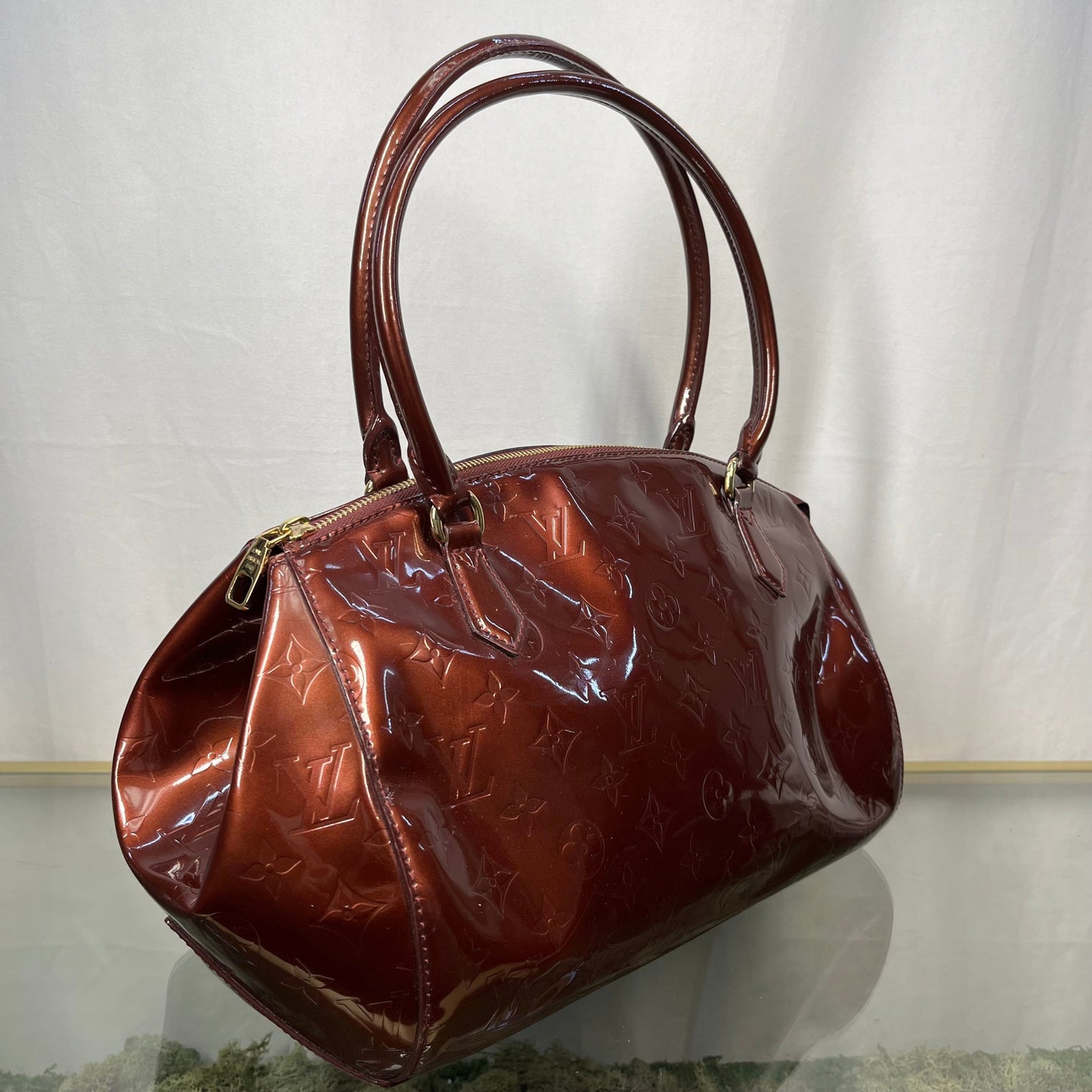 LOUIS VUITTON Vernis Sherwood GM Crossbody